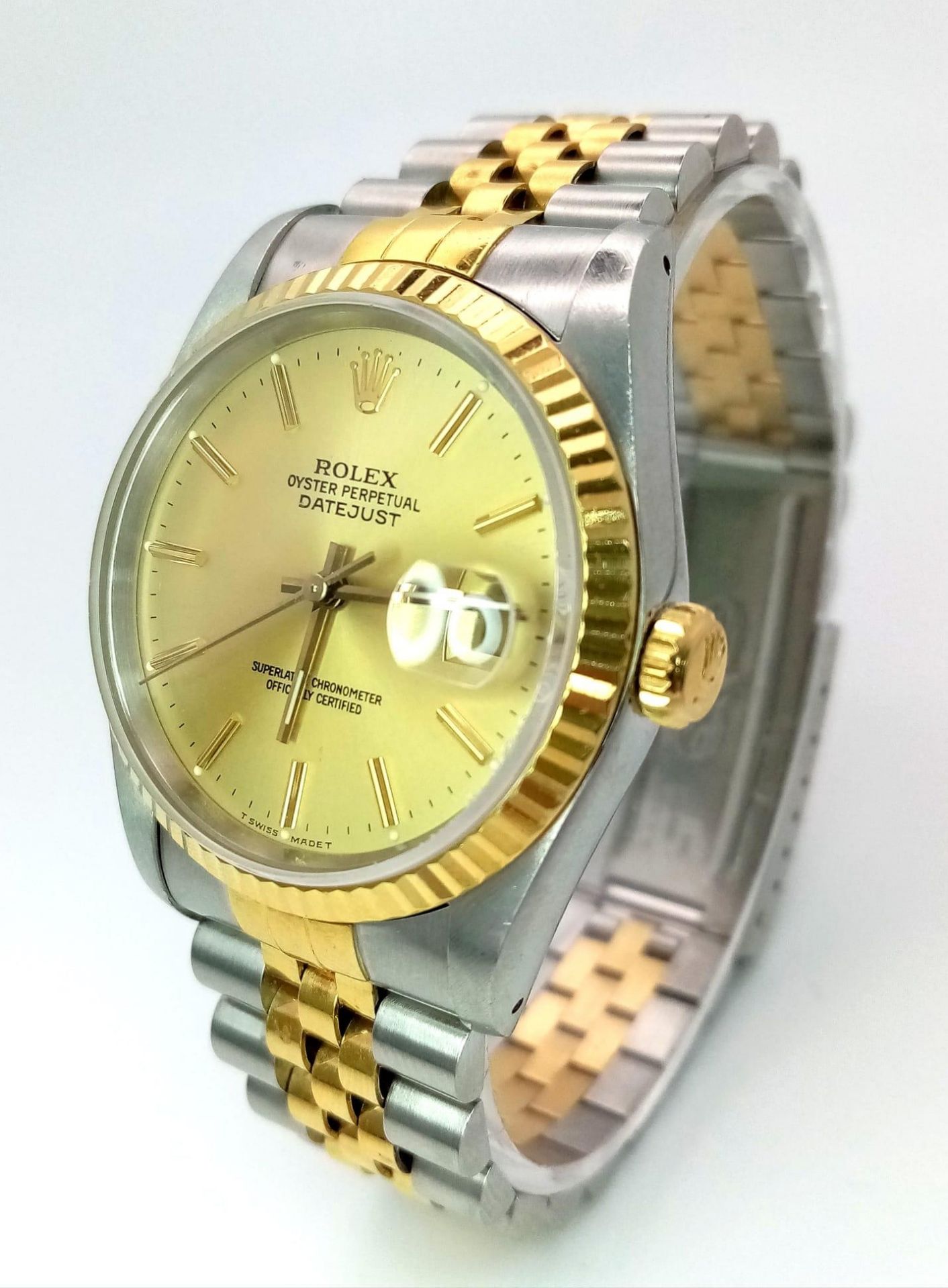 THE CLASSIC ROLEX OYSTER PERPETUAL DATEJUST IN BI-METAL WITH GOLDTONE DIAL . 36mm - Image 2 of 7