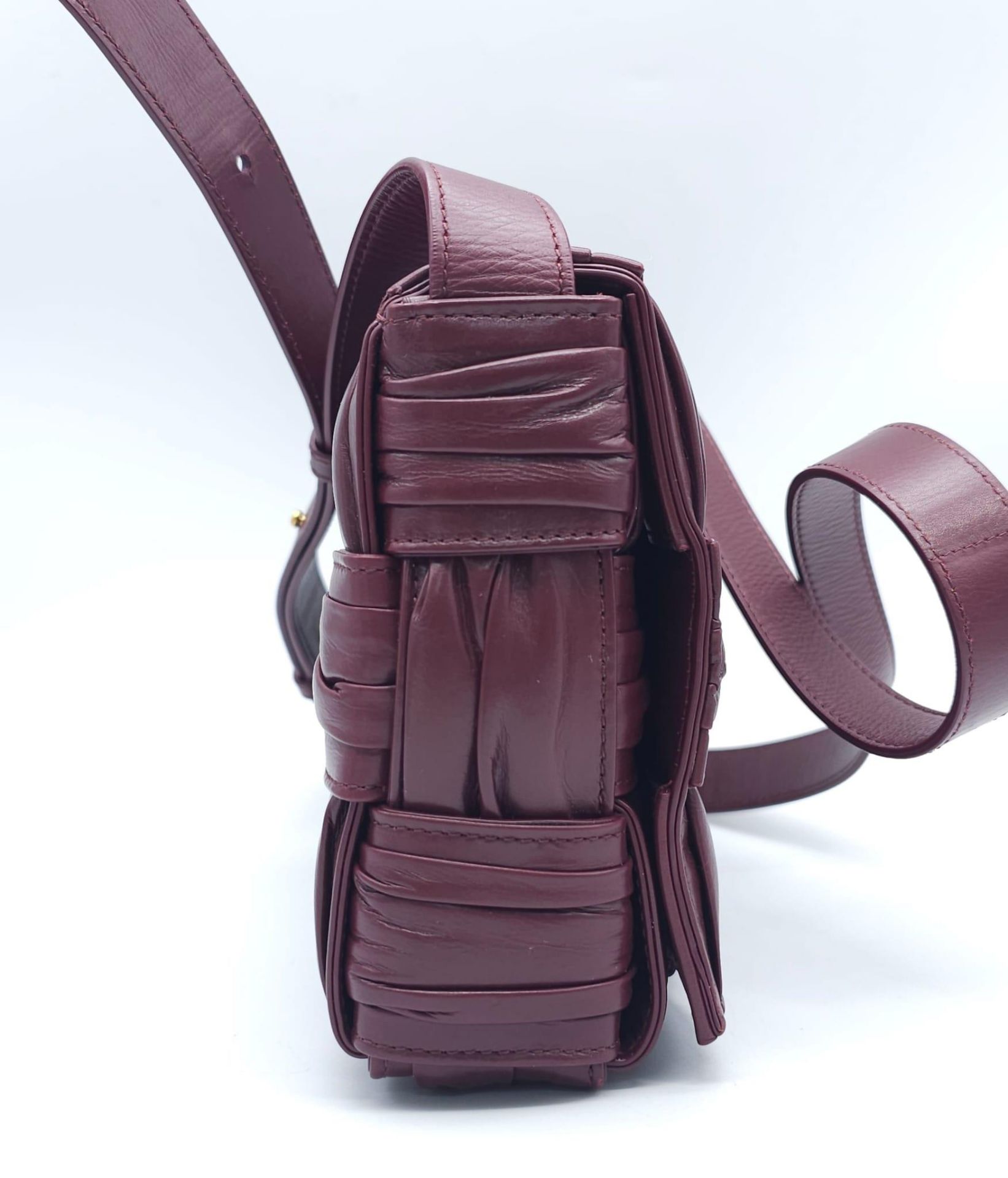 Bottega Veneta Brick Cassette Bag. Smooth burgundy leather, signature orthogonal weaving, adjustable - Image 5 of 12