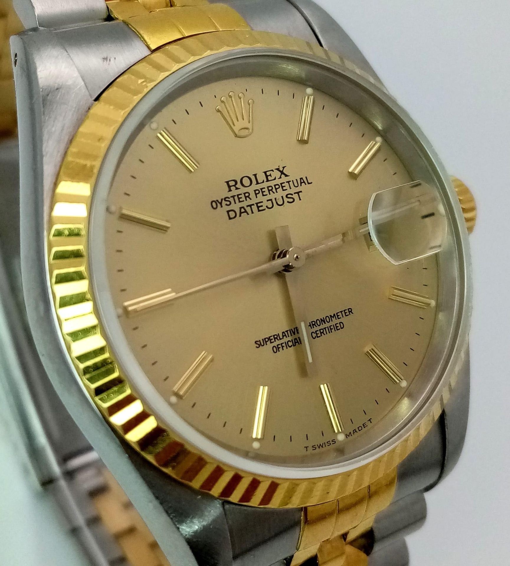 THE CLASSIC ROLEX OYSTER PERPETUAL DATEJUST IN BI-METAL WITH GOLDTONE DIAL . 36mm - Image 4 of 7