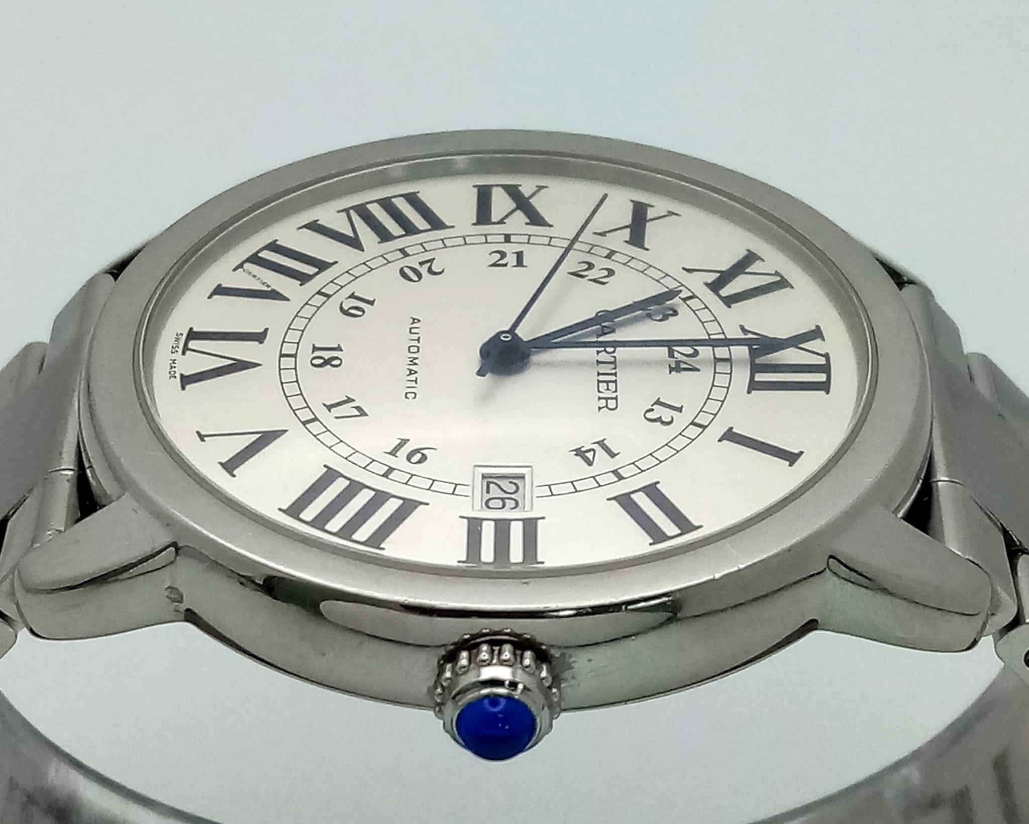 A CARTIER STAINLESS STEEL GENTS AUTOMATIC "RONDE SOLO" WATCH WITH BOX AND PAPERS 42mm 14808 - Image 4 of 10