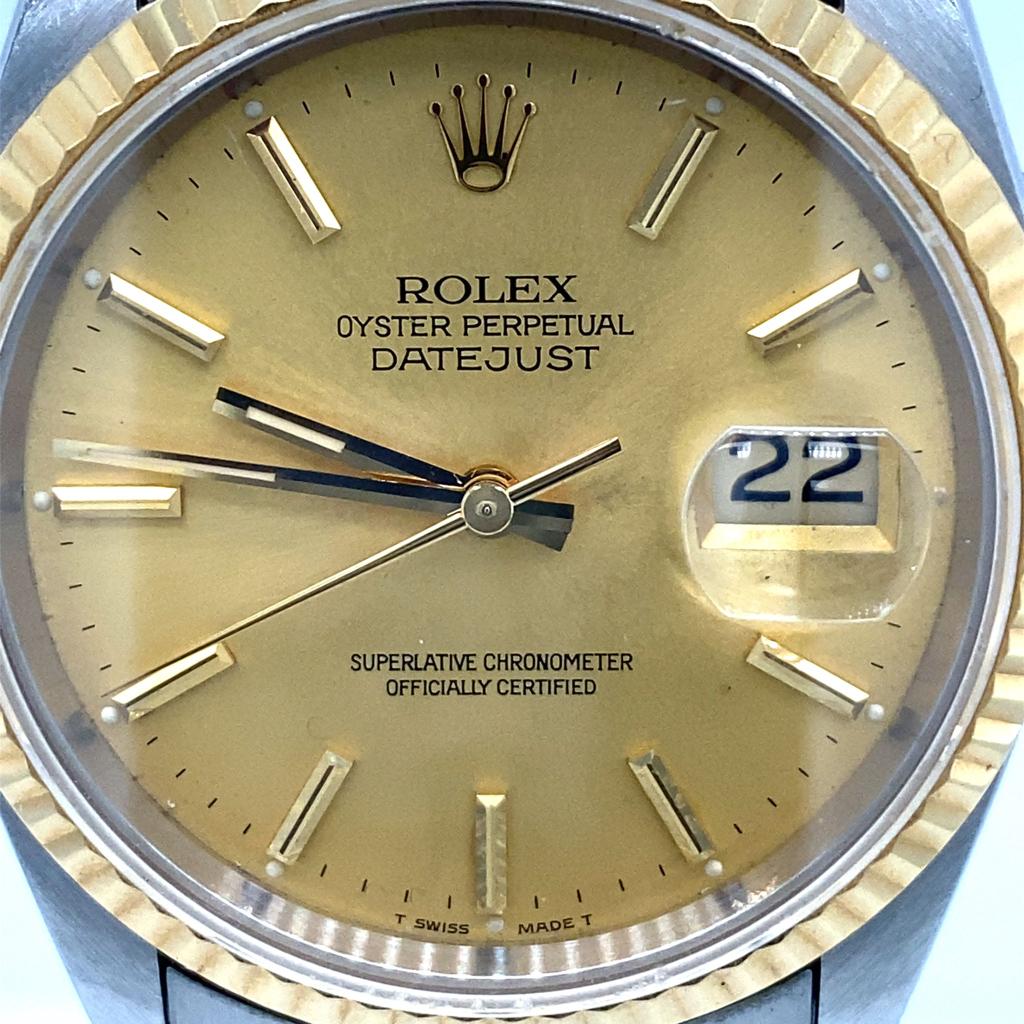 A Rolex (1993) Datejust Bi-Metal Gents Watch. 18k Gold bracelet and case - 36mm. Champagne dial with - Image 4 of 7