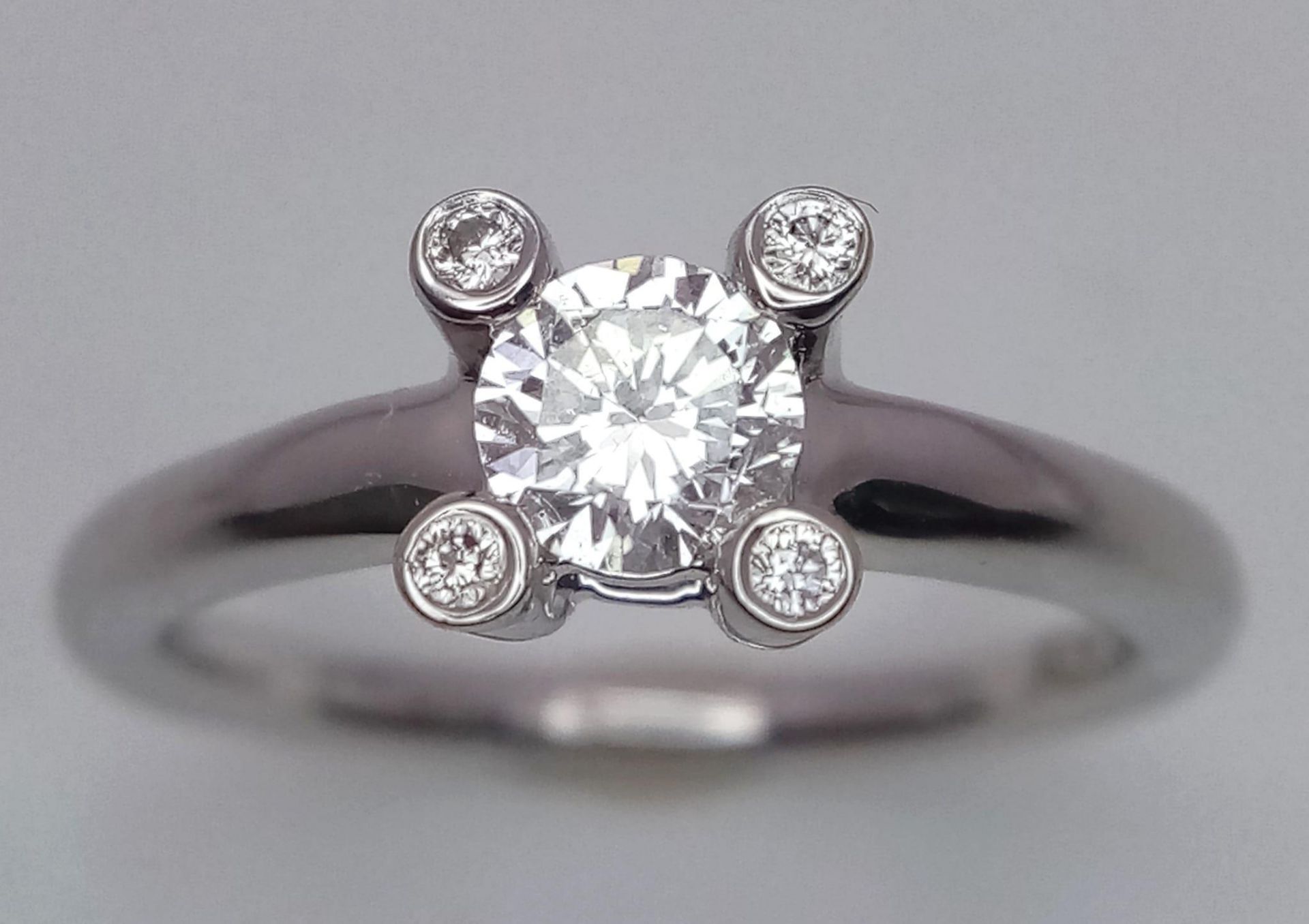 A 18CT WHITE GOLD DIAMOND SOLITAIRE RING 0.50CT 4.7G SIZE M/N ref: P159 - Image 2 of 4