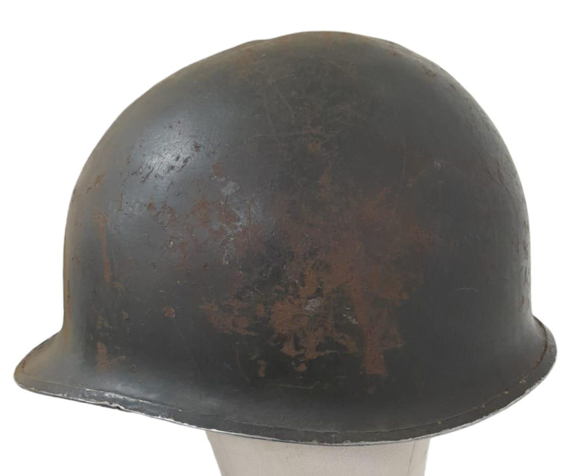 WW2 US Front Seam Swivel Bale M1 Helmet. Badged to a Tank Destroyer Unit. Found in a junk shop - Image 3 of 9