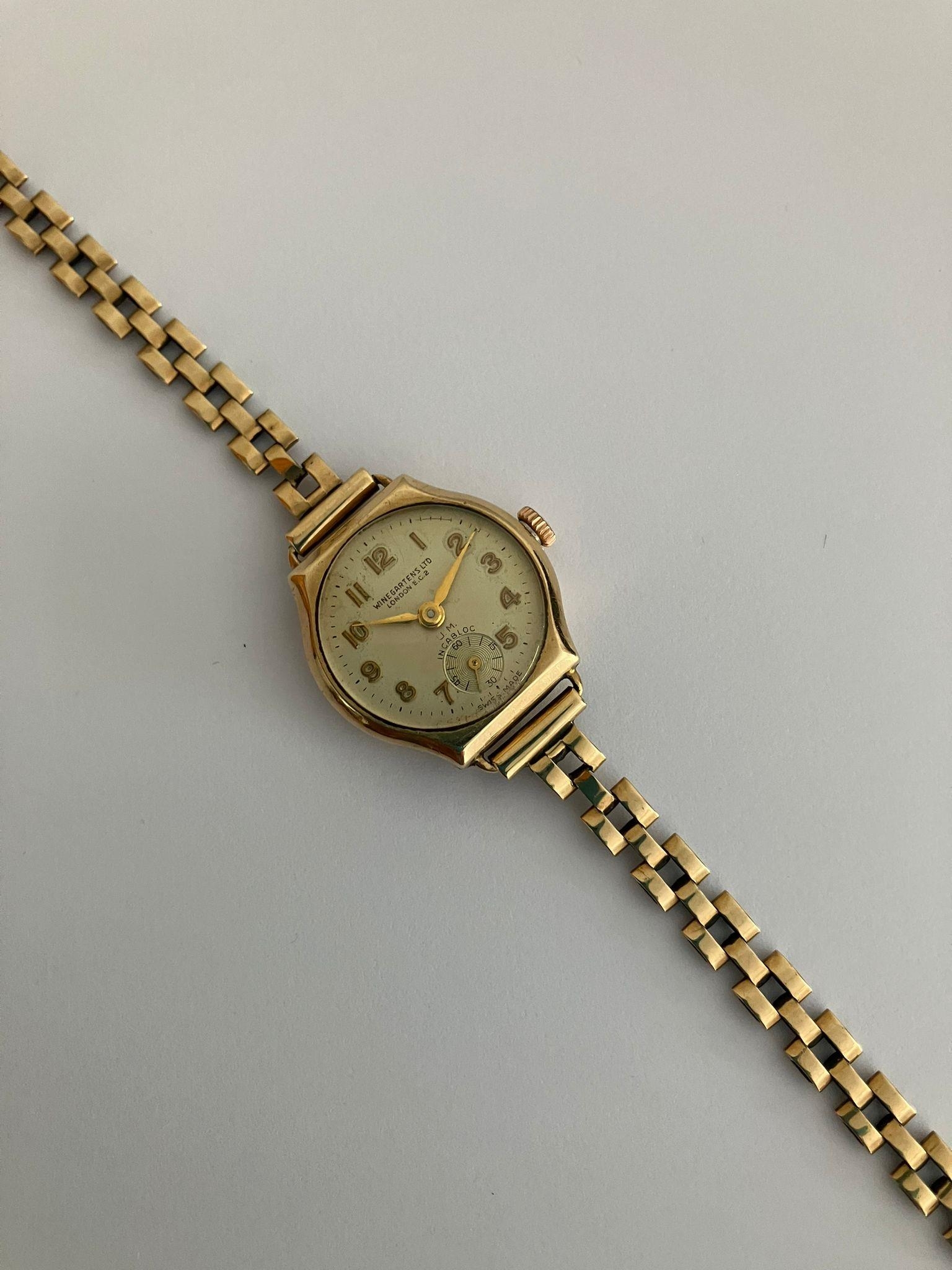 Ladies Vintage 9ct GOLD WINEGARTENS WRISTWATCH. Complete with nine carat gold strap/bracelet. Manual - Image 4 of 5