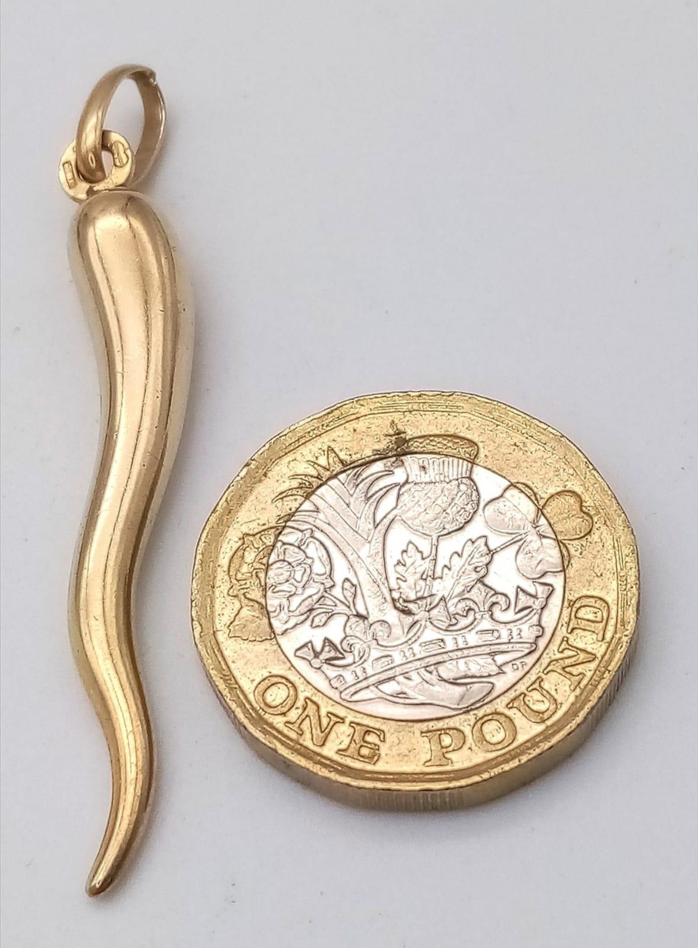 A 9K yellow gold horn of life pendant, 2g, 4.5cm length - Bild 3 aus 5