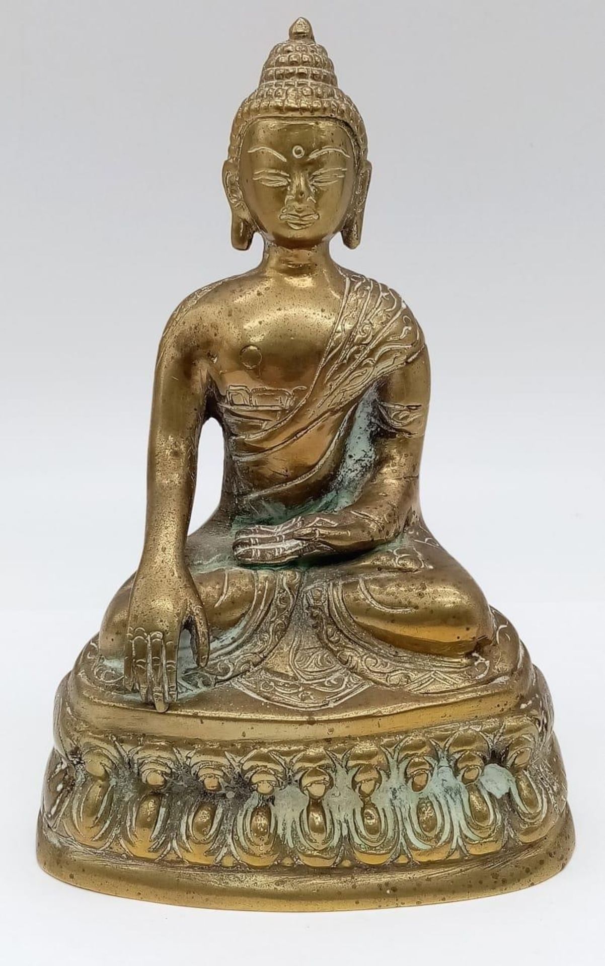 An Excellent Condition Heavy Cast Bronze Seated Buddha Statue. 17cm Tall. 823 Grams.