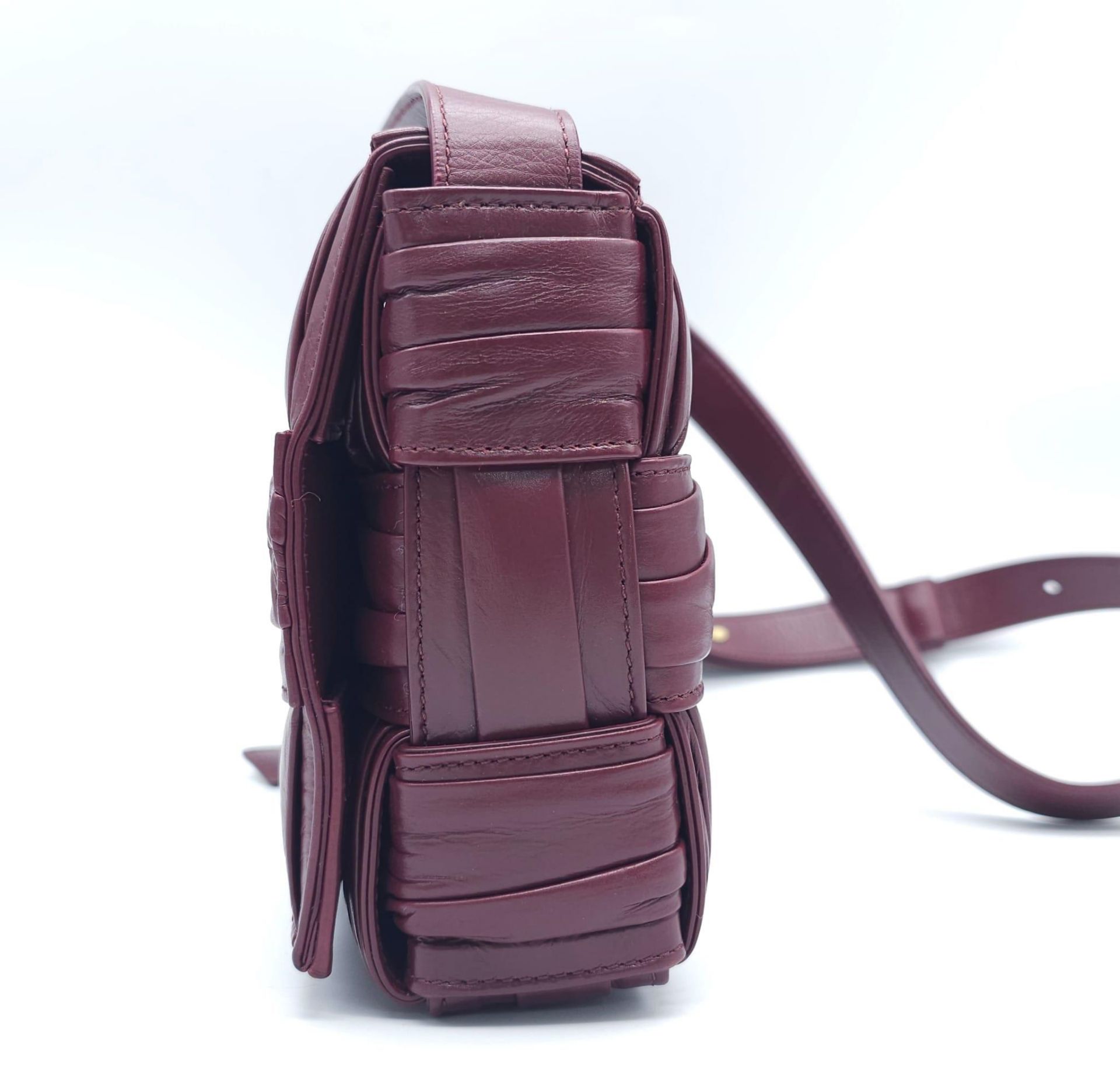 Bottega Veneta Brick Cassette Bag. Smooth burgundy leather, signature orthogonal weaving, adjustable - Image 3 of 12