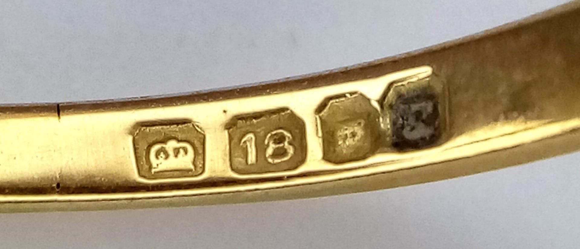 An 18K Yellow Gold Diamond Set Band Ring. Size P, 0.20ctw, 2.2g total weight. - Bild 4 aus 4