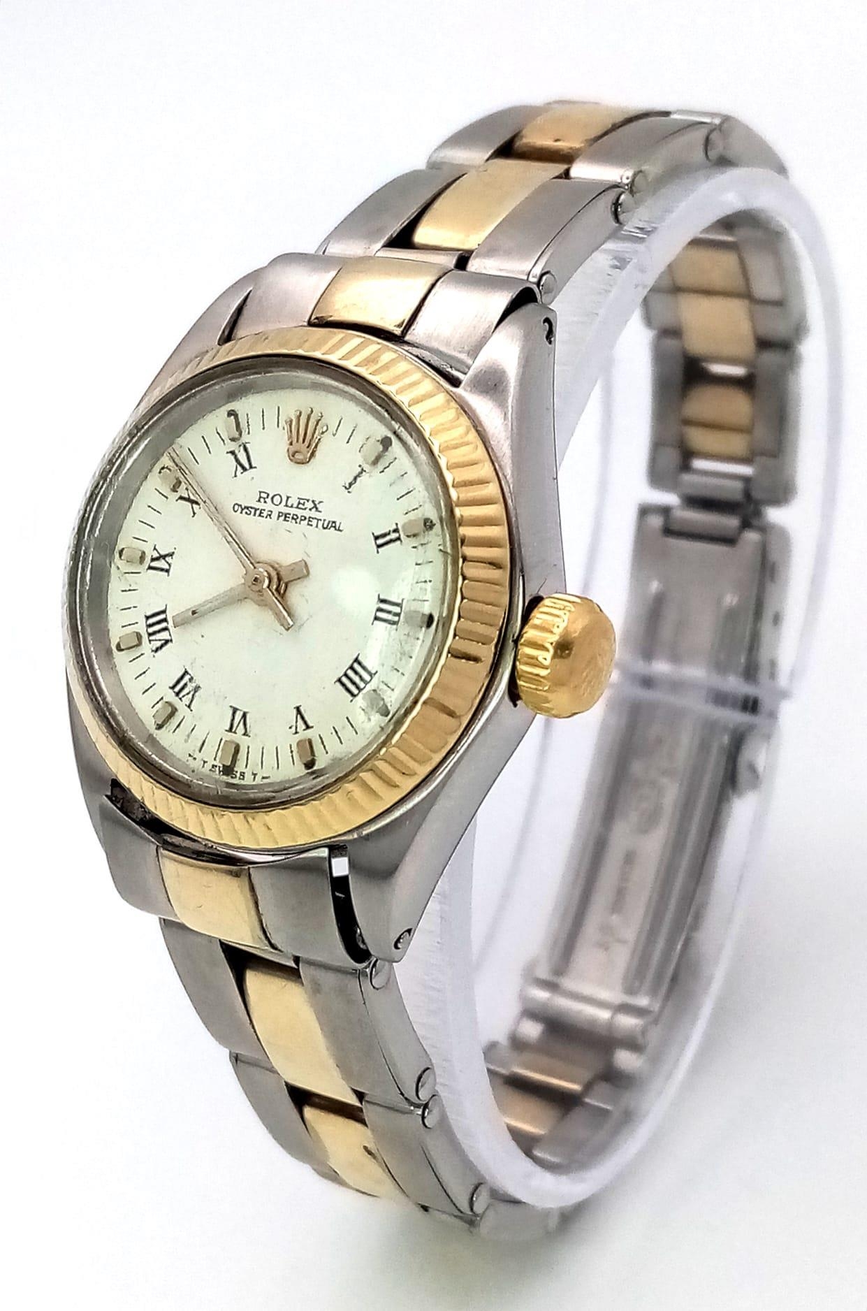 A VINTAGE LADIES ROLEX OYSTER PERPETUAL BI-METAL WRIST WATCH WITH ROMAN NUMERALS AND WHITE DIAL . - Image 2 of 7