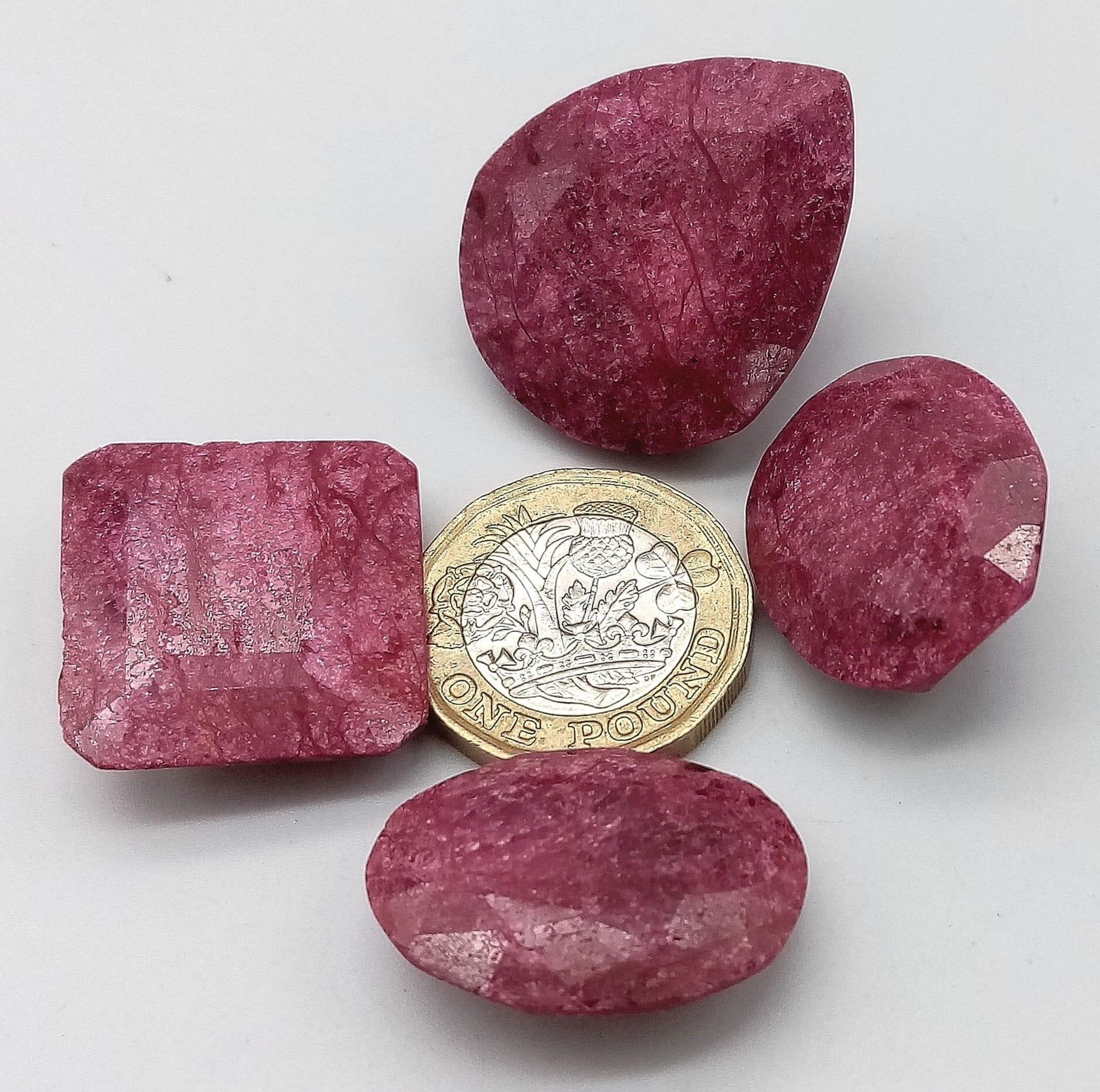 A Parcel of 225ct Different Shaped Ruby Stones. - Image 4 of 4