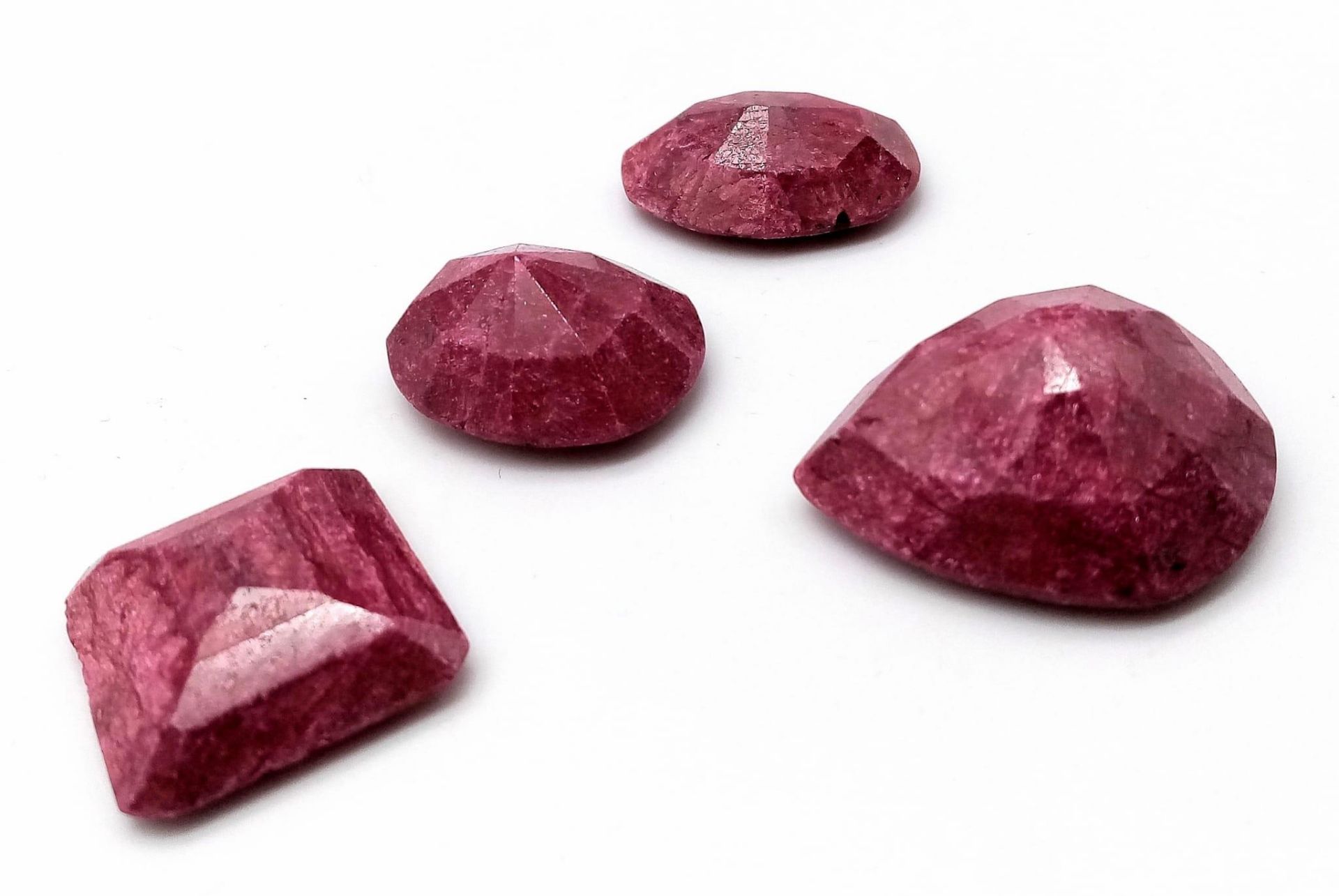 A Parcel of 225ct Different Shaped Ruby Stones. - Image 3 of 4