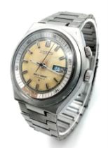 A Vintage Seiko 5 Automatic Bell-Matic Gents Watch. Stainless steel bracelet and case - 39mm. Gilded