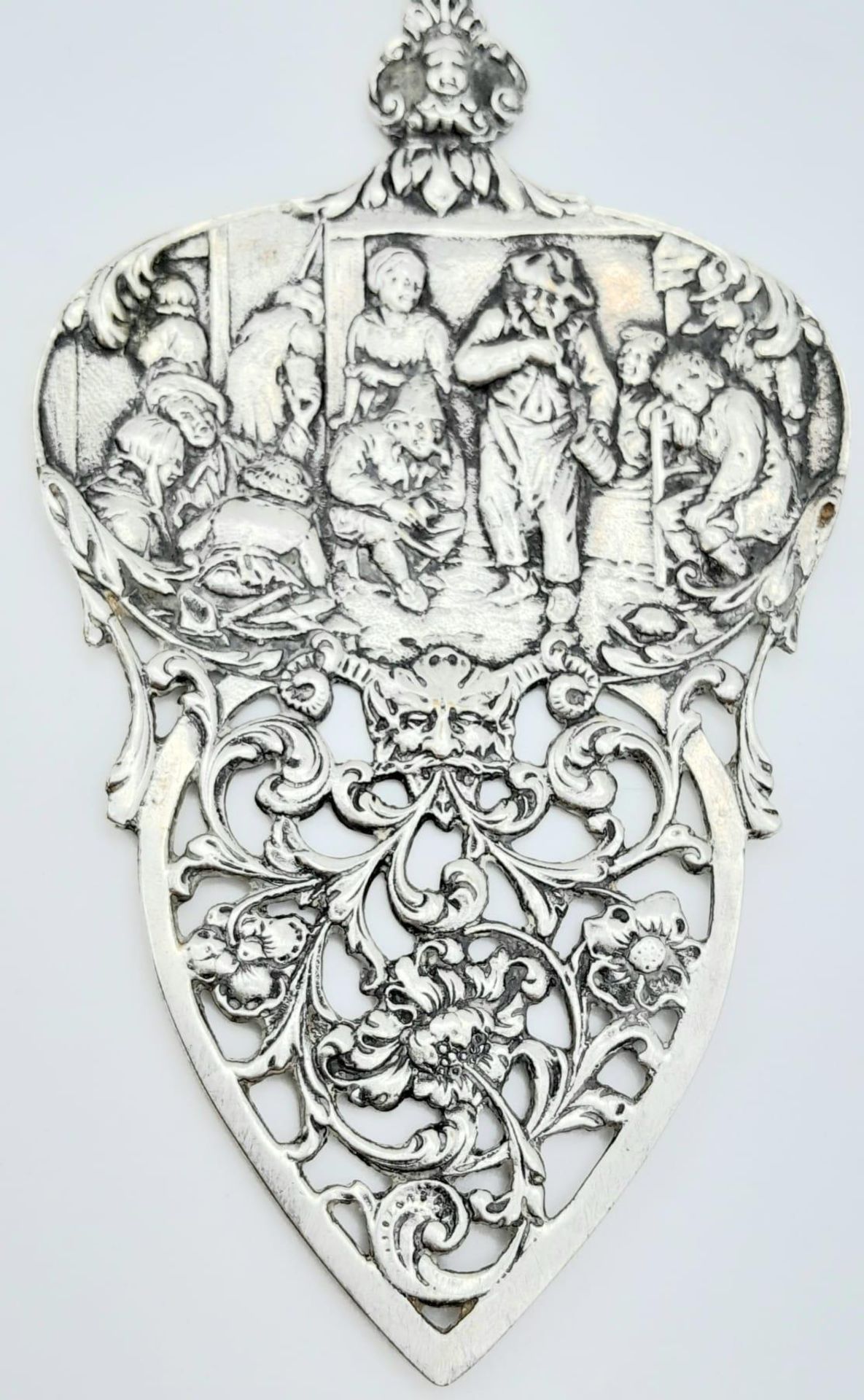 An Art Deco Dutch Ornate Silver Cake Serving Utensil. Repoussé and chased decorative nautical - Image 3 of 4