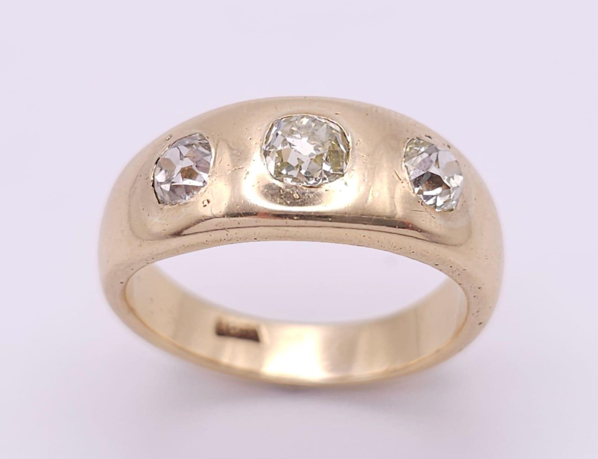 18K YELLOW GOLD, OLD CUT DIMAOND, 3 STONE RING. APPROX 1.40CTW OF OLD CUTS. WEIGHT: 12.3G SIZE U - Bild 2 aus 9