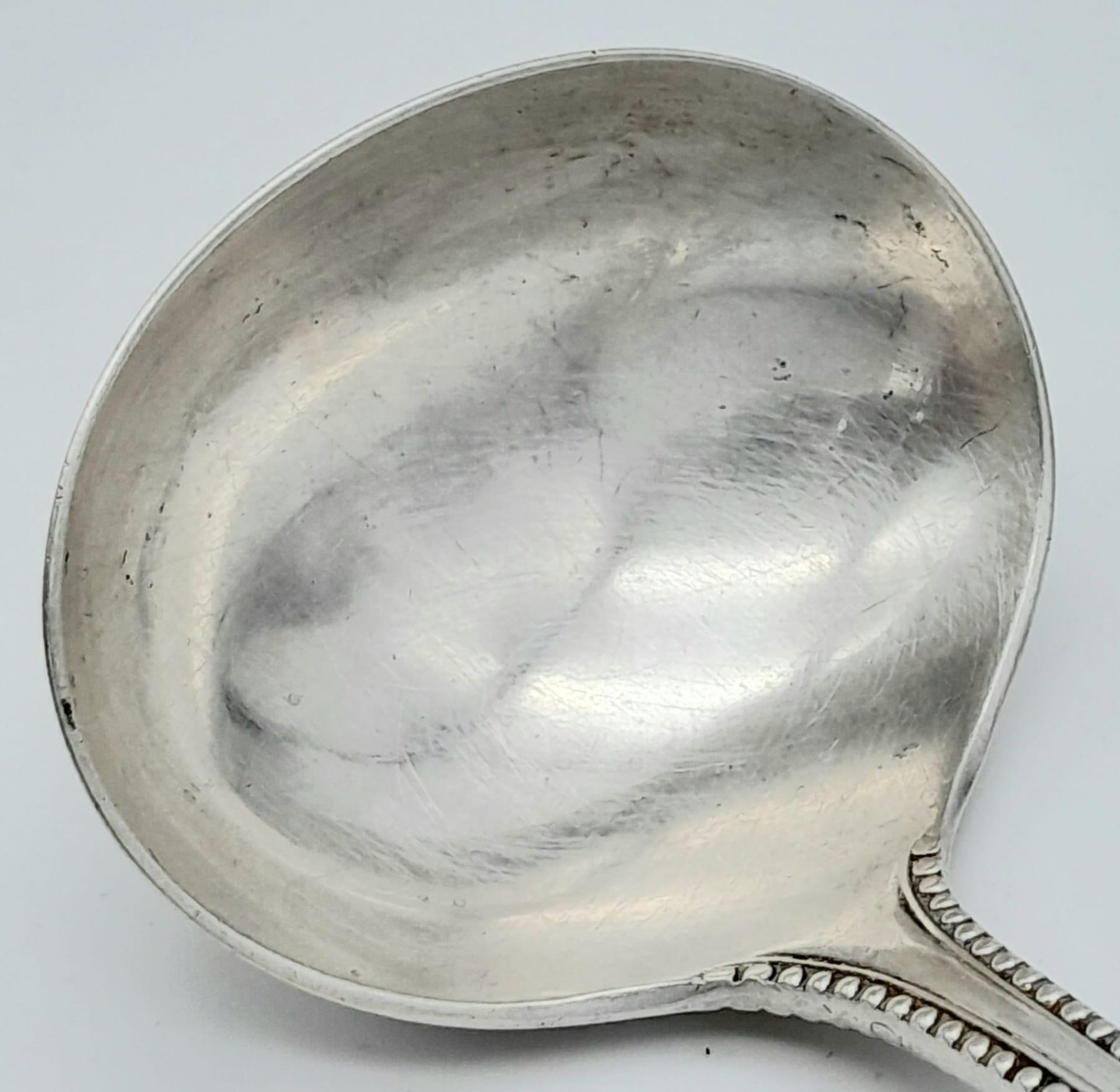 An antique Silver Ladle. Fully hallmarked and measures 19.5cm in length. Weight: 91.36g - Bild 4 aus 5