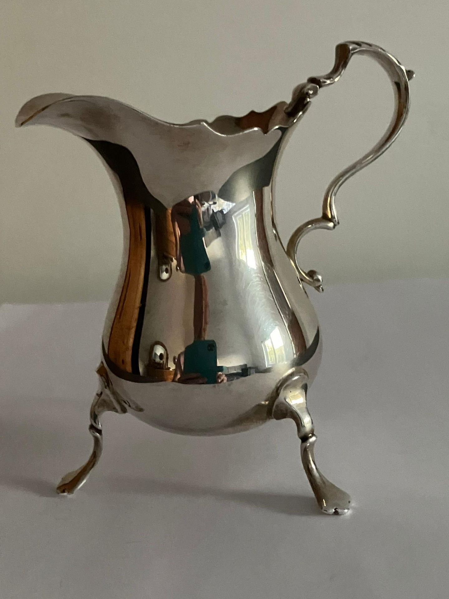 Vintage SILVER CREAMER JUG With clear hallmark For makers Chatterley of Birmingham. Condition as new