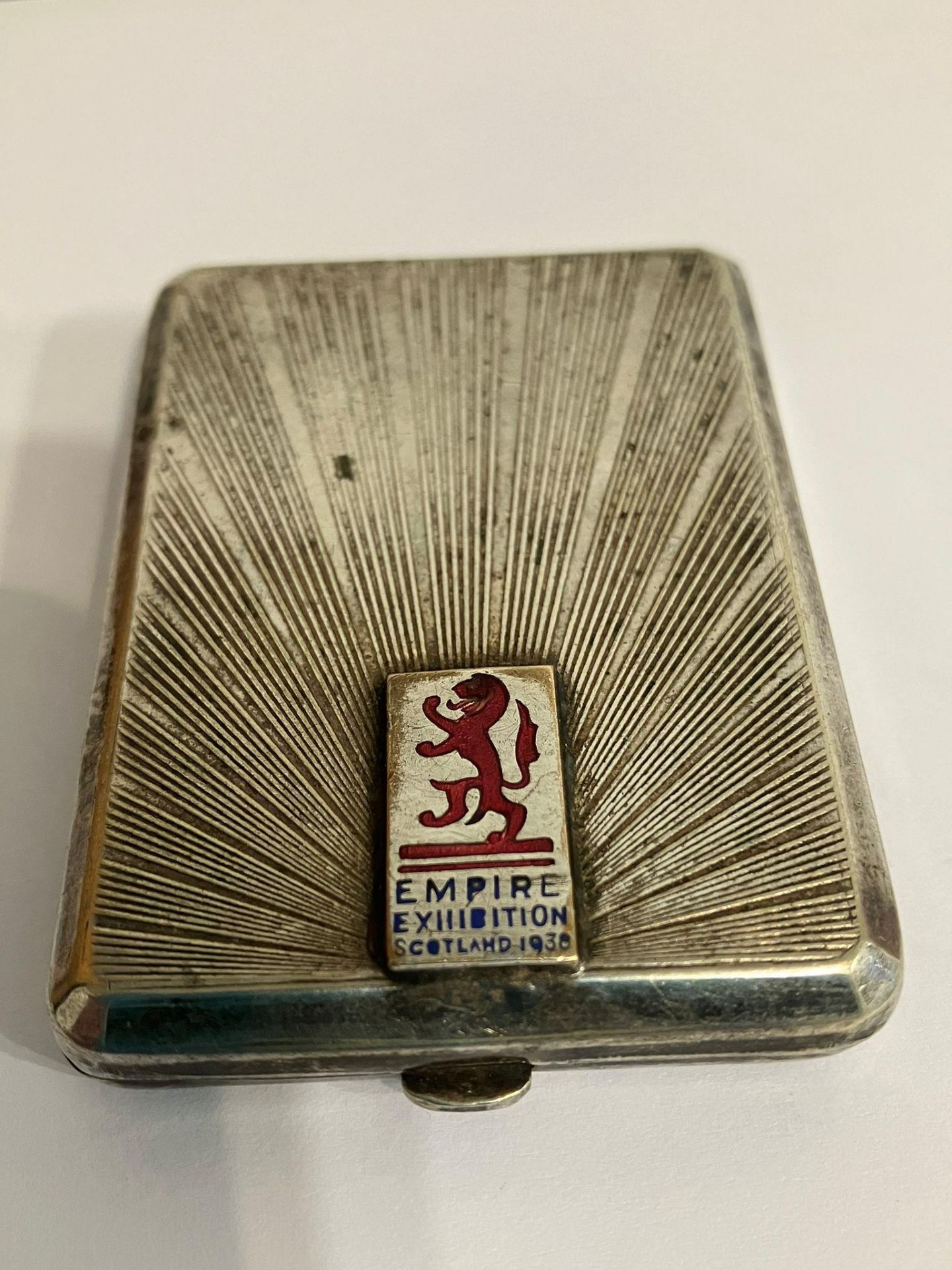 Antique SILVER PLATED MATCHBOOK CASE having the words EMPIRE EXHIBITION SCOTLAND 1938 with a rampant - Image 4 of 4