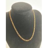 9 carat GOLD FIGARO LINK NECKLACE. Full UK hallmark. 8.15 grams. 37.5 cm.