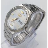 A Seiko 5 Automatic 4219 Automatic Gents Watch. Stainless steel bracelet and case - 34mm. 23