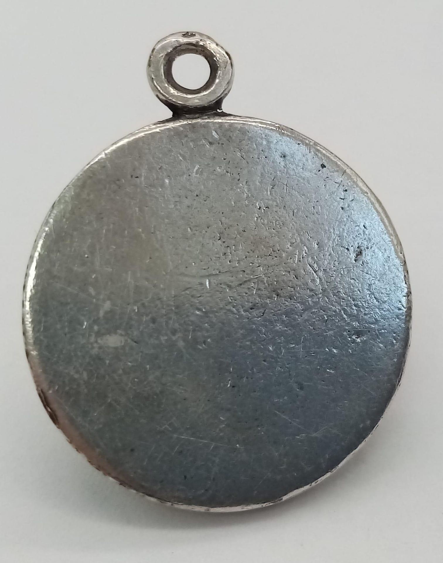 A Rare, Vintage Erotic Photographic Image Silver Pendant. Size: 2cm Diameter. - Image 2 of 2