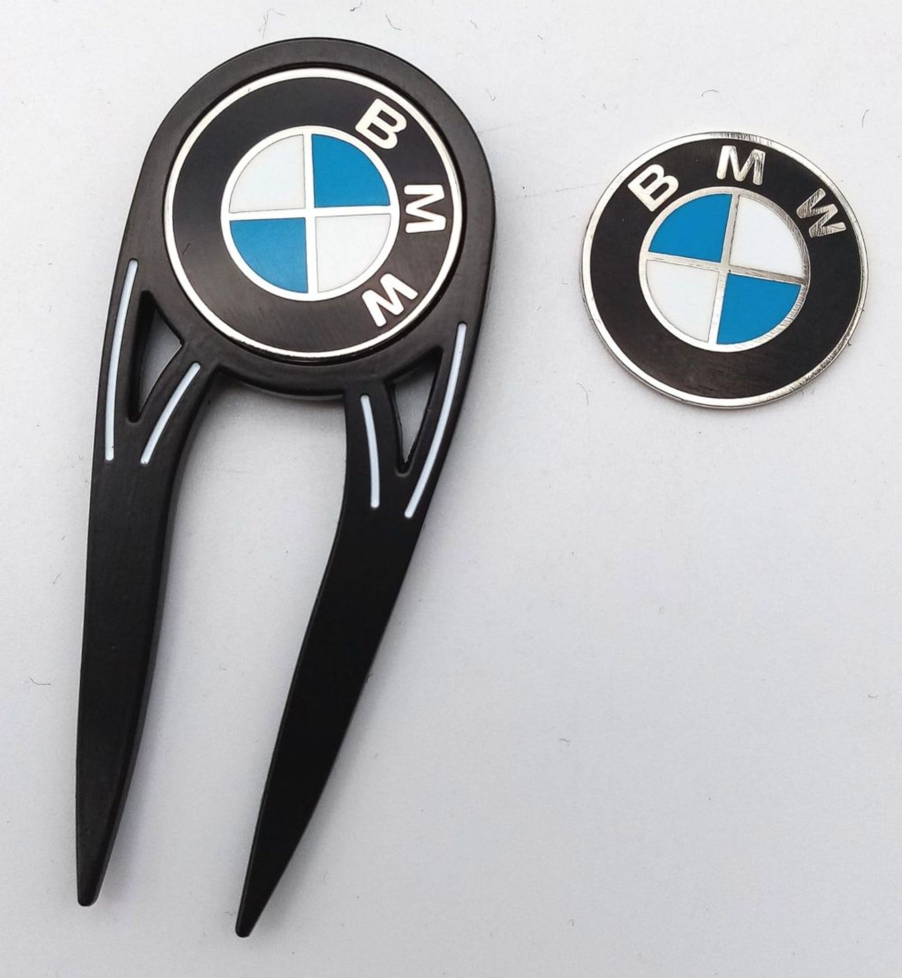 A BMW Branded Golf Putting Green Divot Repair Tool with Removable Ball Marker. 8cm. As new.