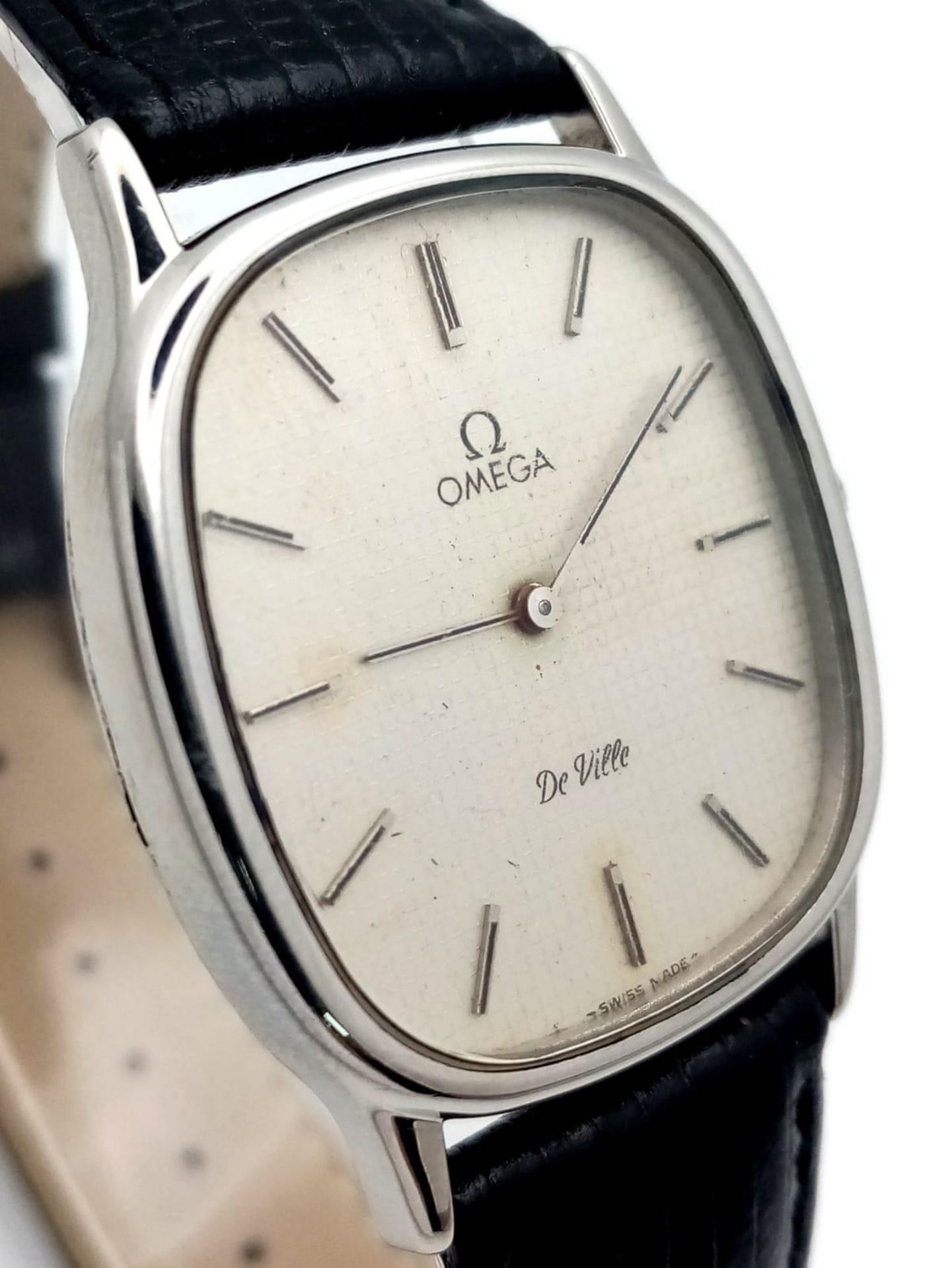 AN OMEGA DE VILLE IN STAINLESS STEEL WITH MANUAL WINDING MOVEMENT AND ON A BLACK LEATHER STRAP . - Image 3 of 6