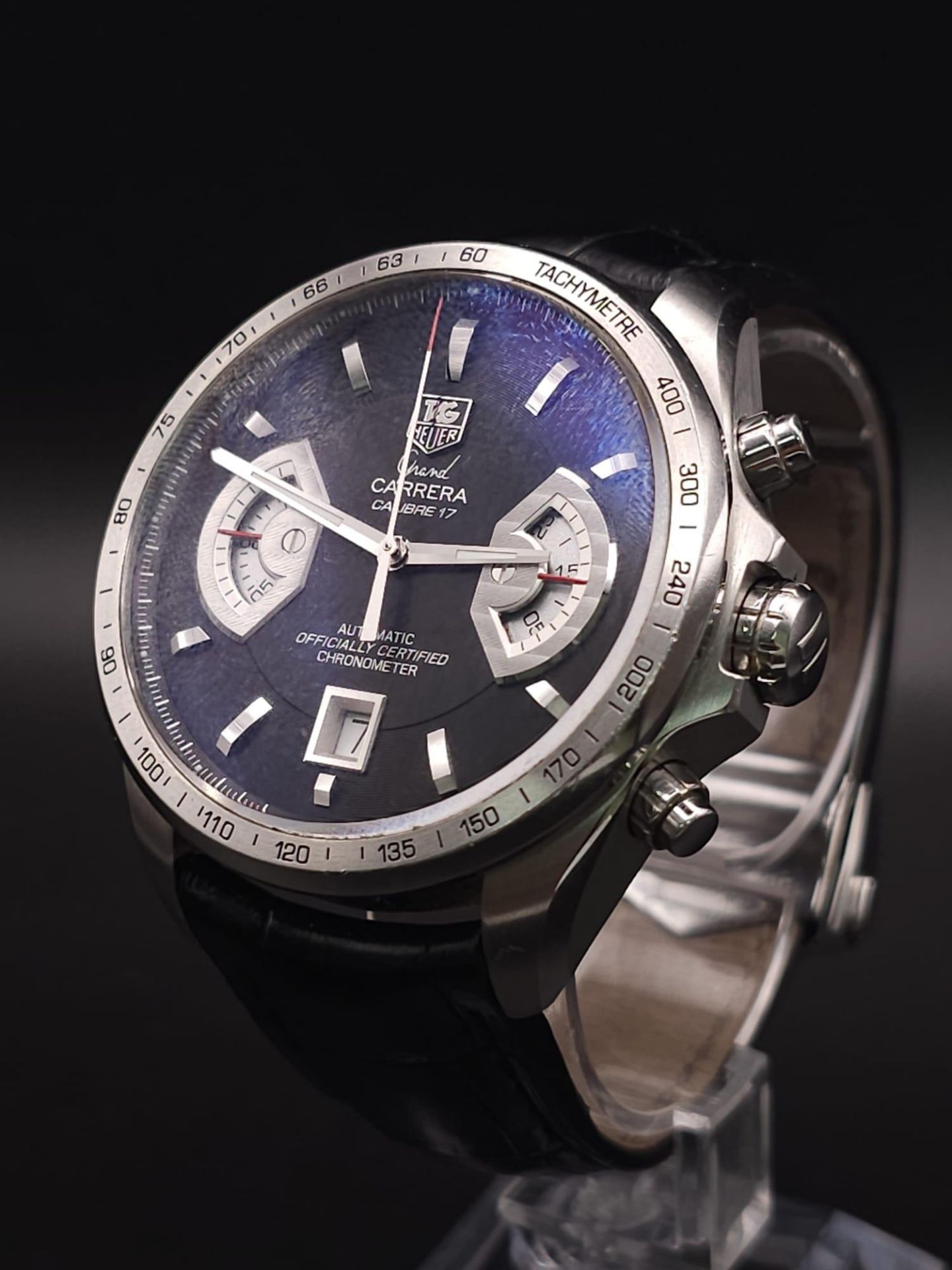 A TAG HEUER "GRAND CARRERA" AUTOMATIC CHRONOMETER WITH SKELETON BACK AND ON THE ORIGINAL TAG LEATHER - Image 3 of 10