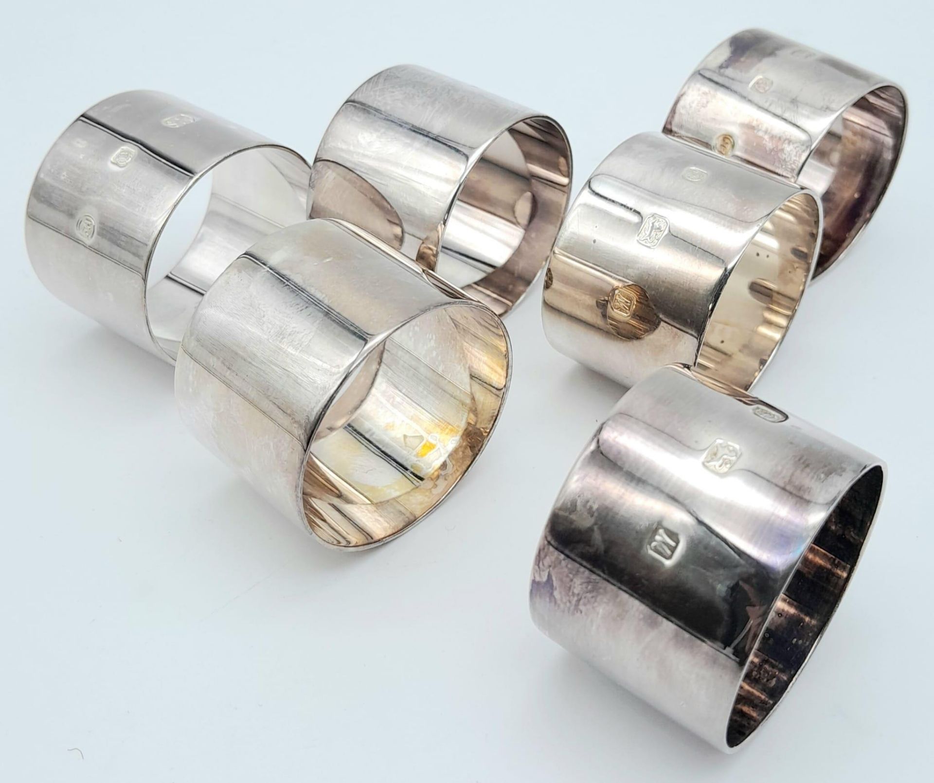 Six 925 Sterling Silver Napkin Rings - Hallmarks for Sheffield 1986. 219g total weight. Comes with a - Bild 3 aus 6