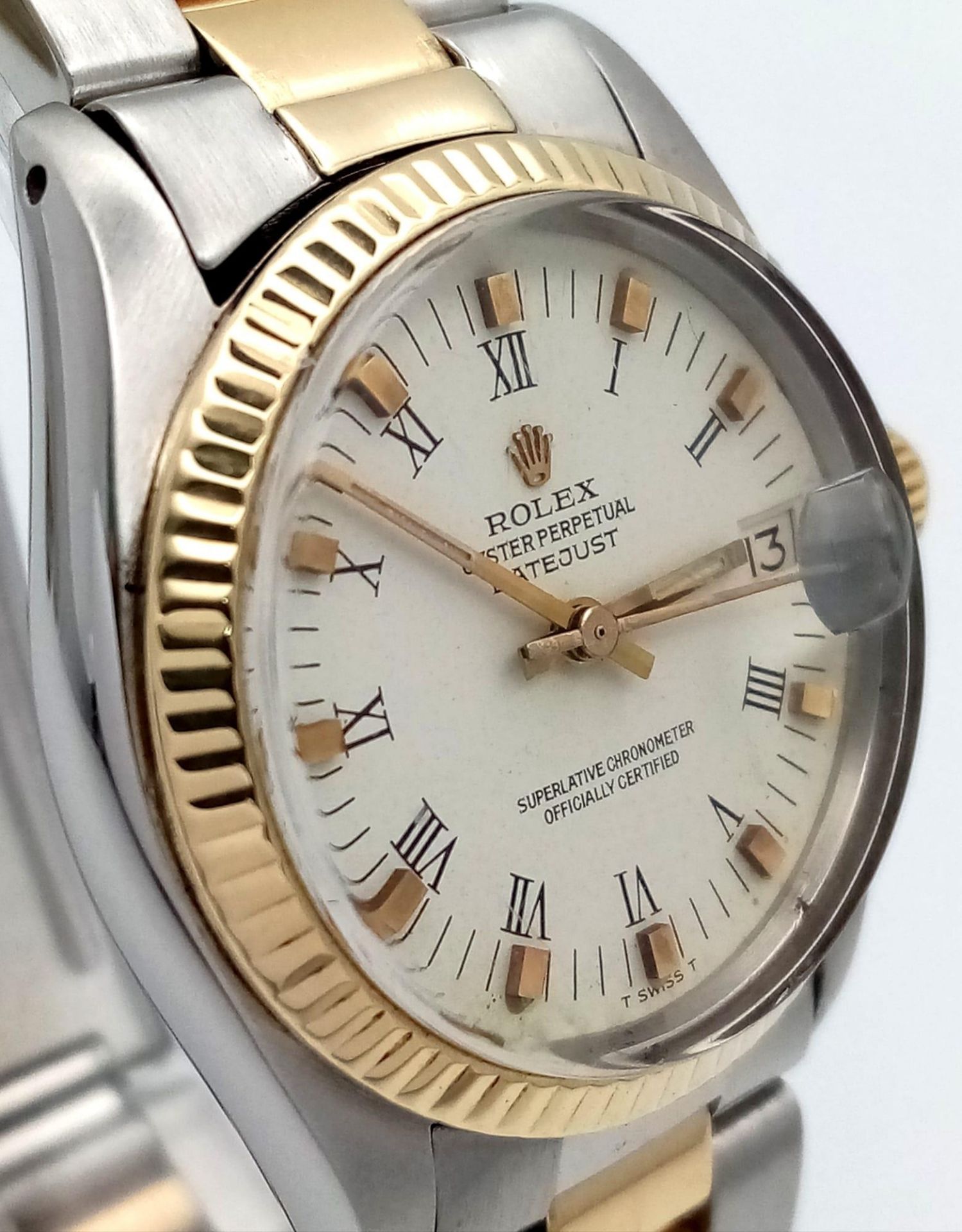 A Bi-Metal Rolex Oyster Perpetual Datejust Mid-Size Unisex Watch. 18k gold and stainless steel - Image 3 of 7