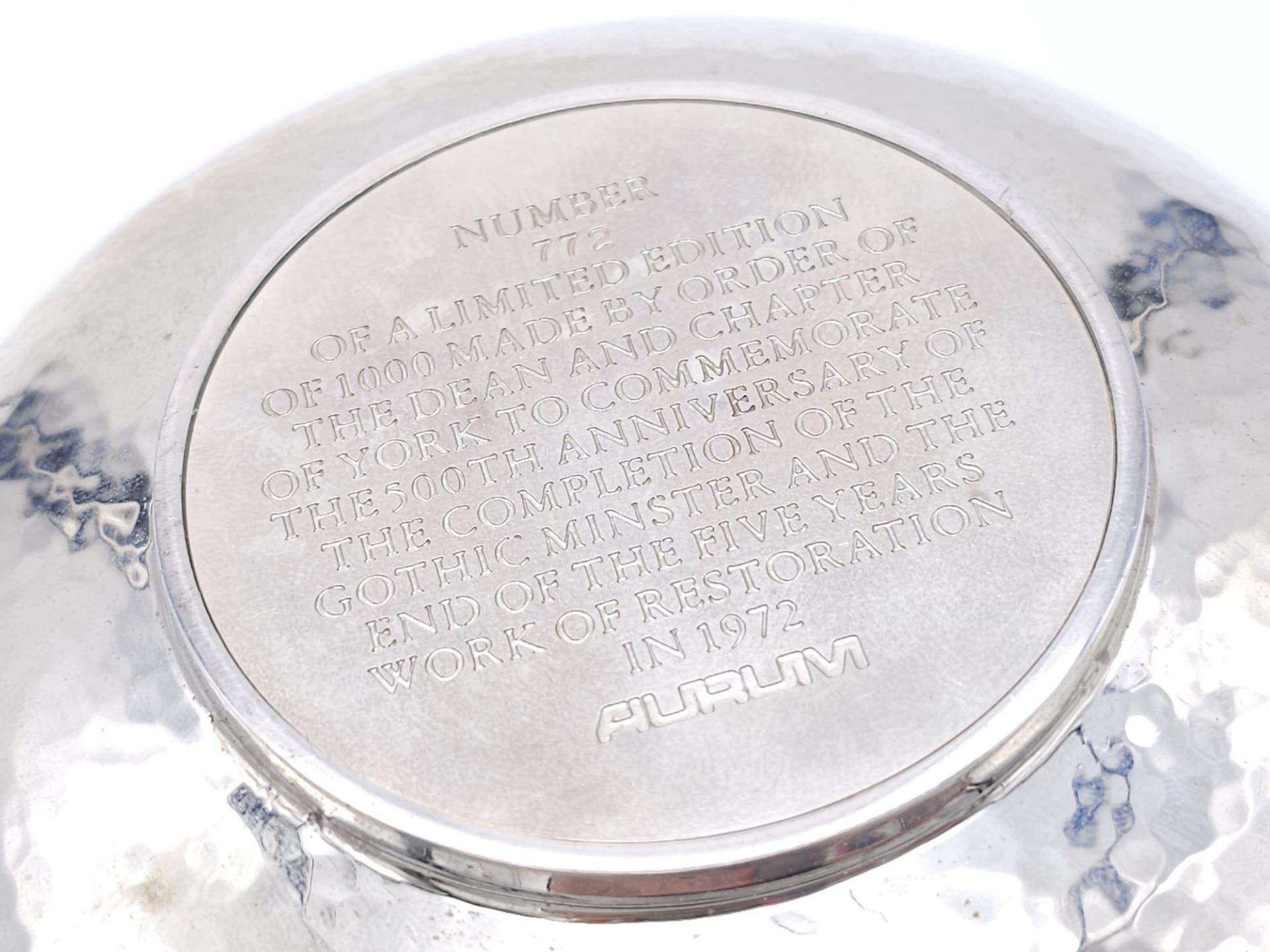 A 1972 HEAVY SILVER LIMITED EDITION DISH 772/1000 COMMEMORATING THE 500th ANNIVERSARY OF YORK - Image 10 of 10