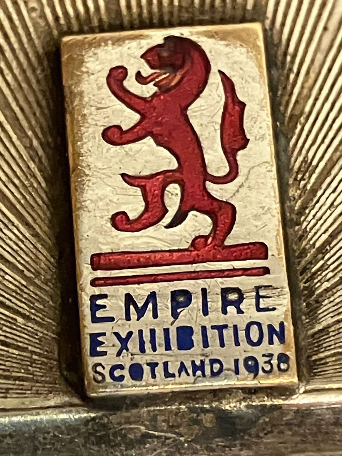 Antique SILVER PLATED MATCHBOOK CASE having the words EMPIRE EXHIBITION SCOTLAND 1938 with a rampant - Image 2 of 4