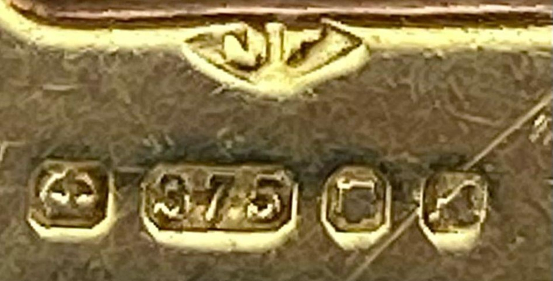 A Vintage 9K Yellow Gold Wide Gate Bracelet with Heart Clasp. 17cm. 34mm wide. 21.2g weight. - Bild 5 aus 5