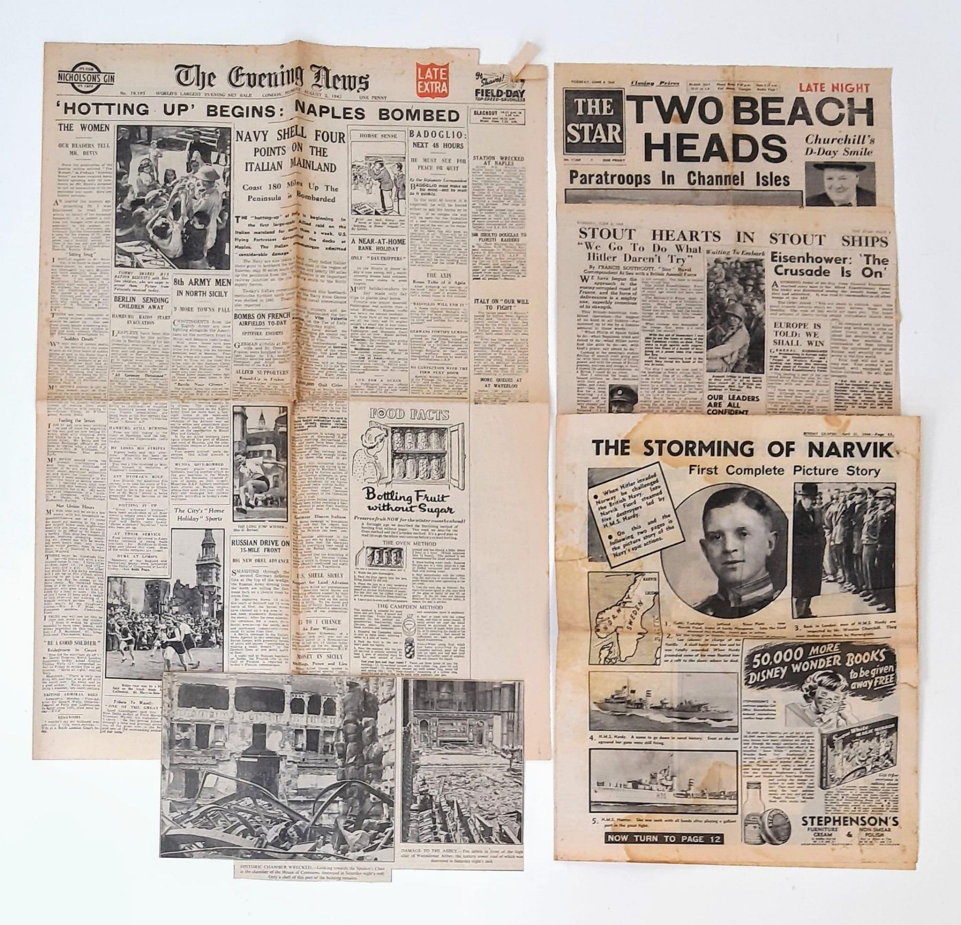 AN INTERESTING SELECTION OF WWII ORIGINAL NEWSPAPER CUTTINGS AND PAGES (SEE PHOTOS)