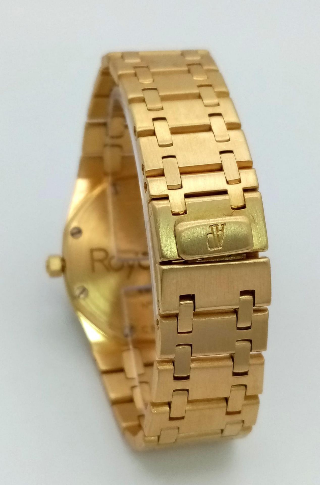 An Audemars Piguet Royal Oak 18K Yellow Gold Gents Watch. 18K gold bracelet and case - 33mm. Gold - Image 4 of 8
