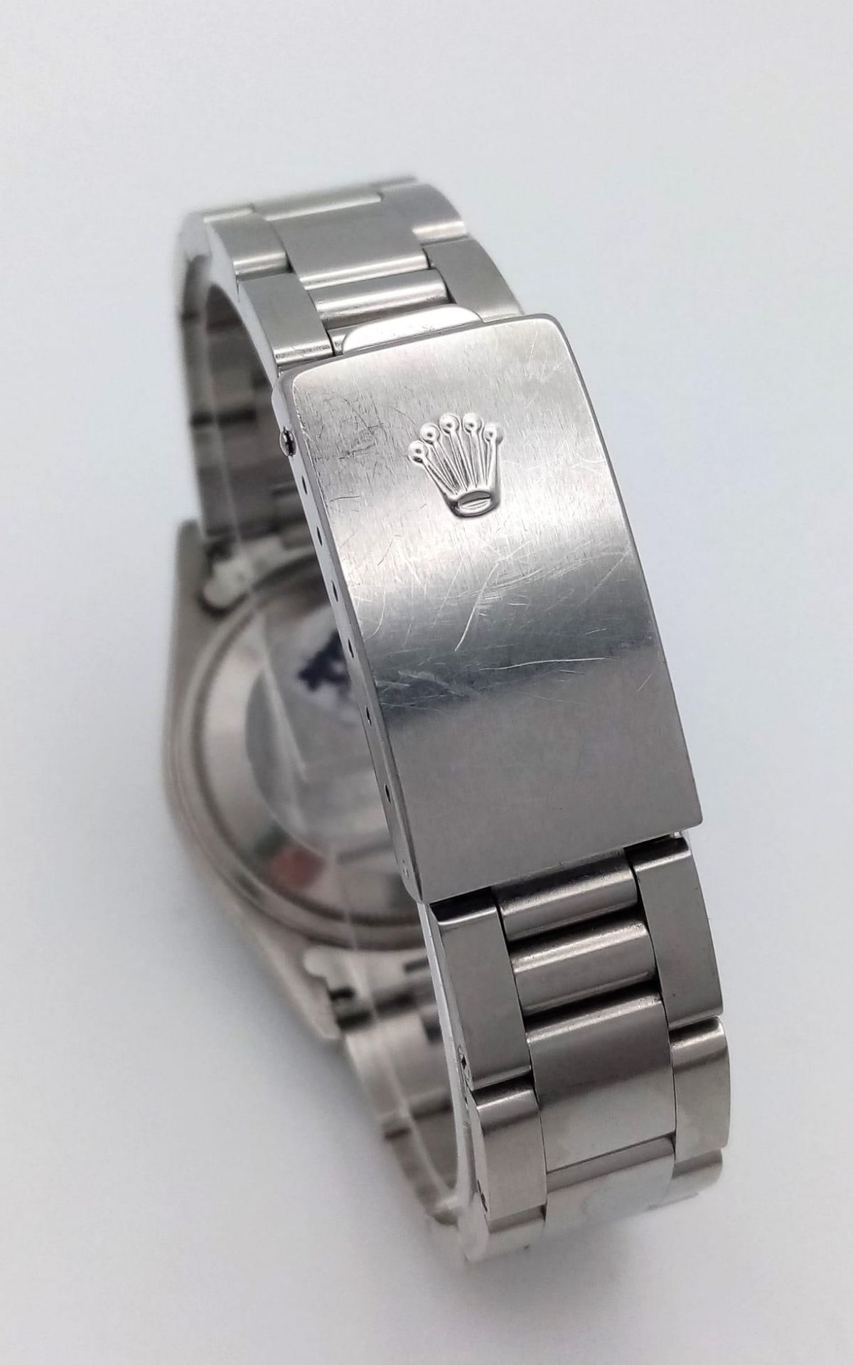 A Rolex Oyster Perpetual Datejust Gents Watch. Stainless steel bracelet and case - 35mm. Silver tone - Image 5 of 8