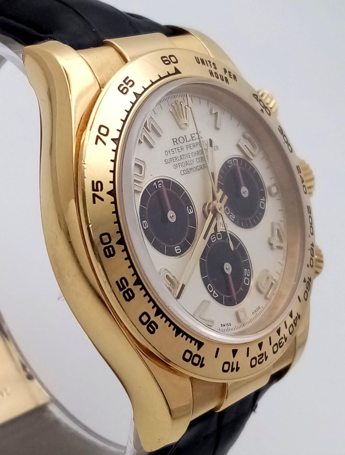 A Rolex Daytona Chronograph Panda 18K Gold Gents Watch. Black leather strap with Rolex gold clasp. - Bild 3 aus 10