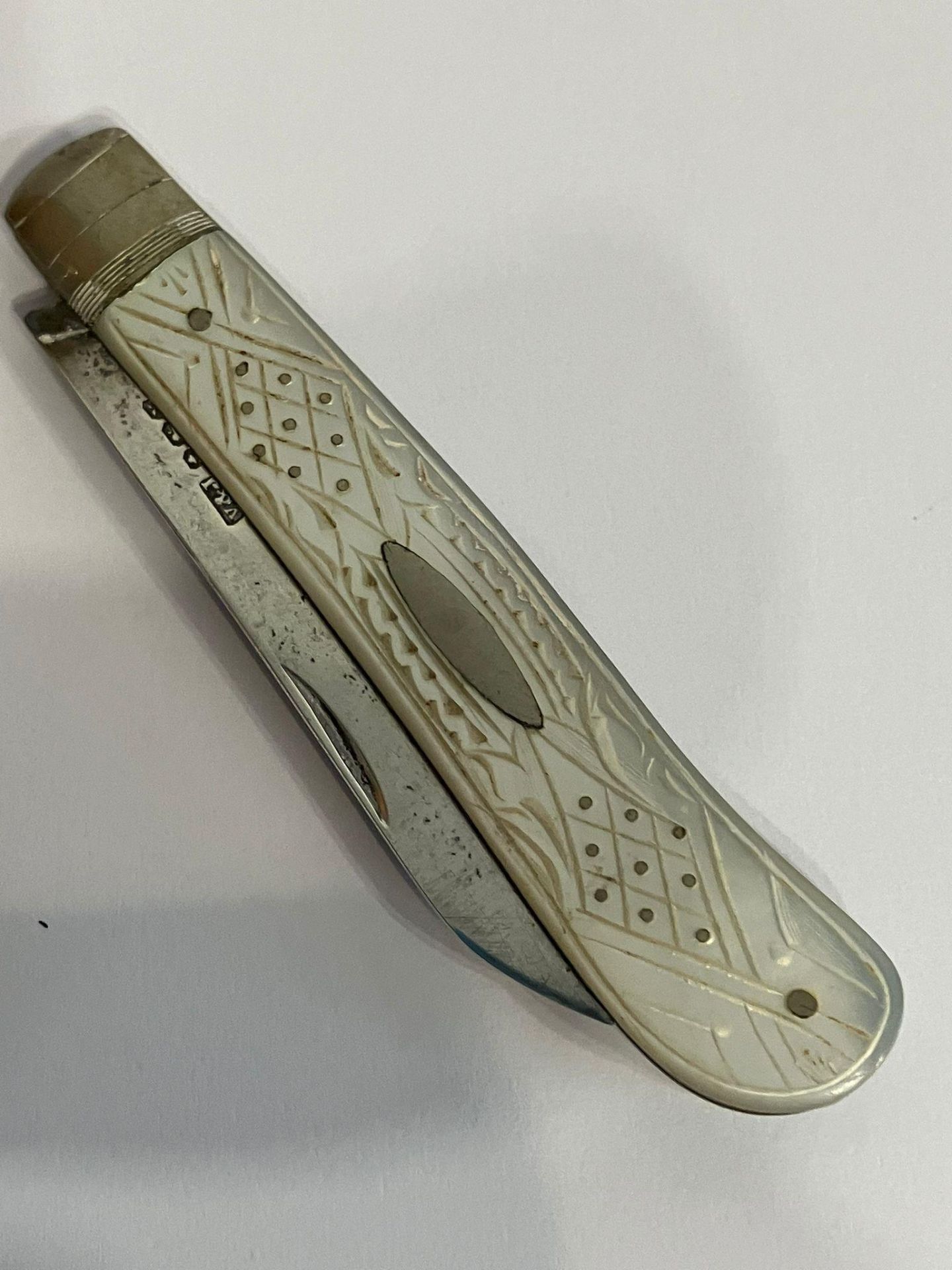 Antique SILVER BLADED FRUIT KNIFE With beautifully decorated mother of pearl handle. Having clear - Image 4 of 4