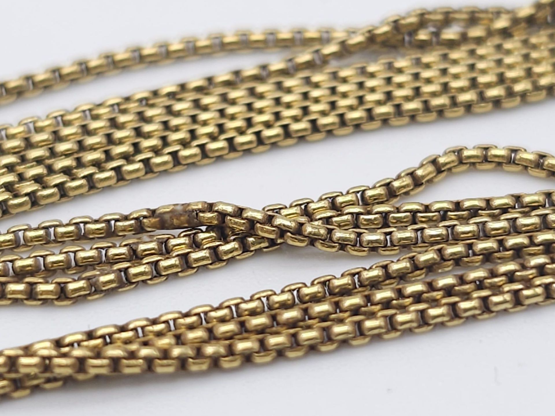 A Wonderful Vintage 18K Yellow Gold Three Row Intricate Square Link Necklace. 13.05g weight. - Bild 2 aus 6