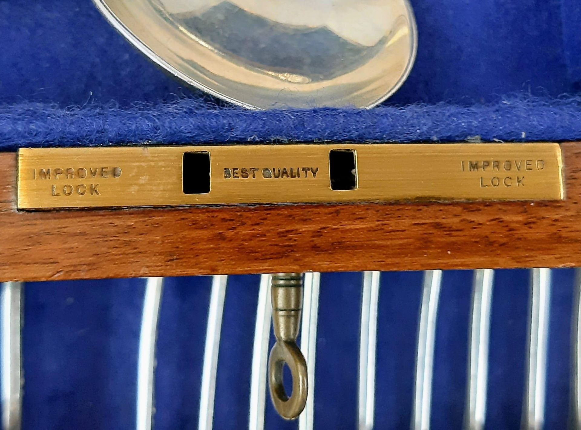 A Silver-Handled Cutlery Set Presented in a Victorian Display Box. To include: 25 knives, 24 - Image 4 of 9