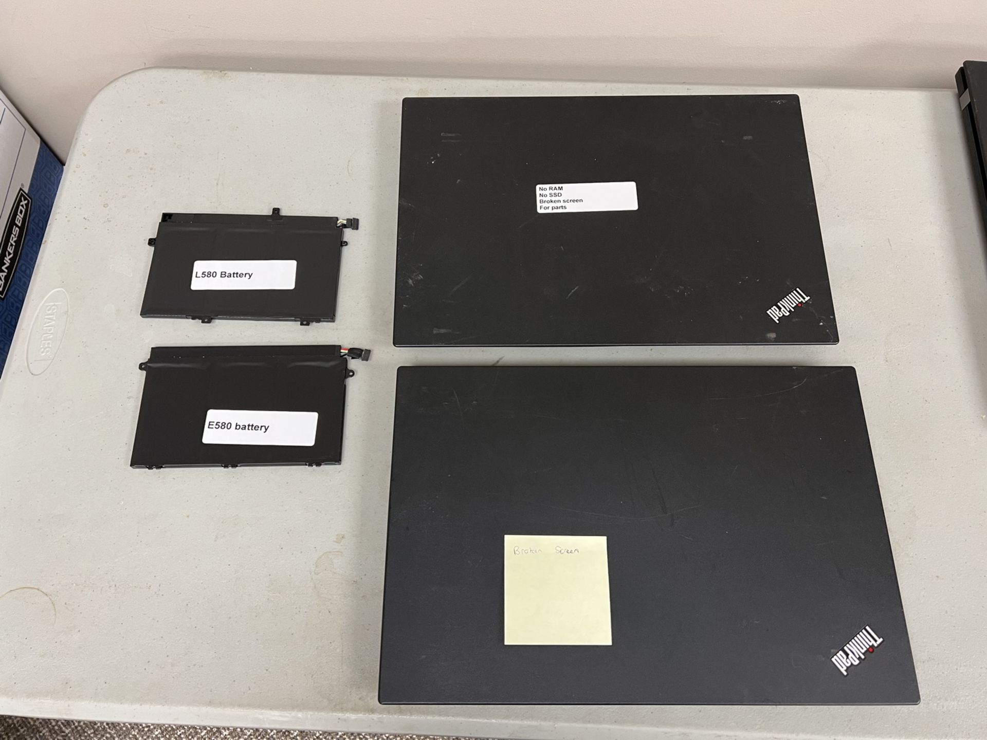 LOT - LAPTOP PARTS C/O (2) LENOVO THINKPAD L580 LAPTOPS (AS IS) AND L580 & E580 BATTERIES