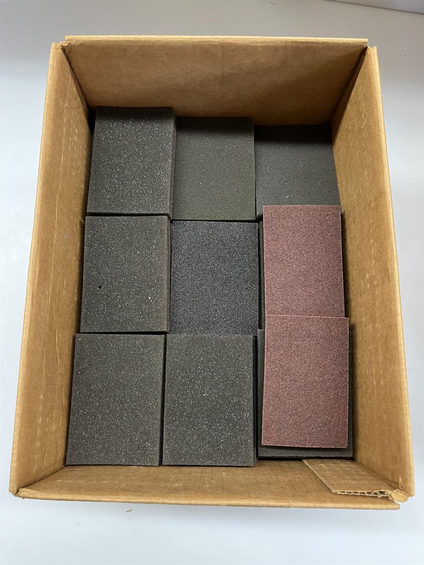 Assorted Lot of Sandpaper - Quantity: x3 boxes - Image 2 of 2