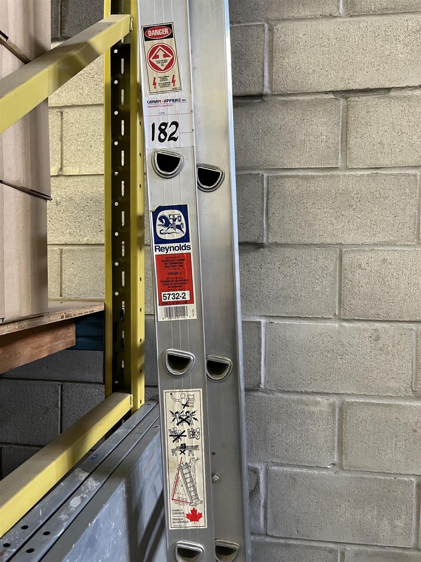 Reynolds Medium Duty Aluminum Extention Ladder - 5732-2 - 32' - 60'