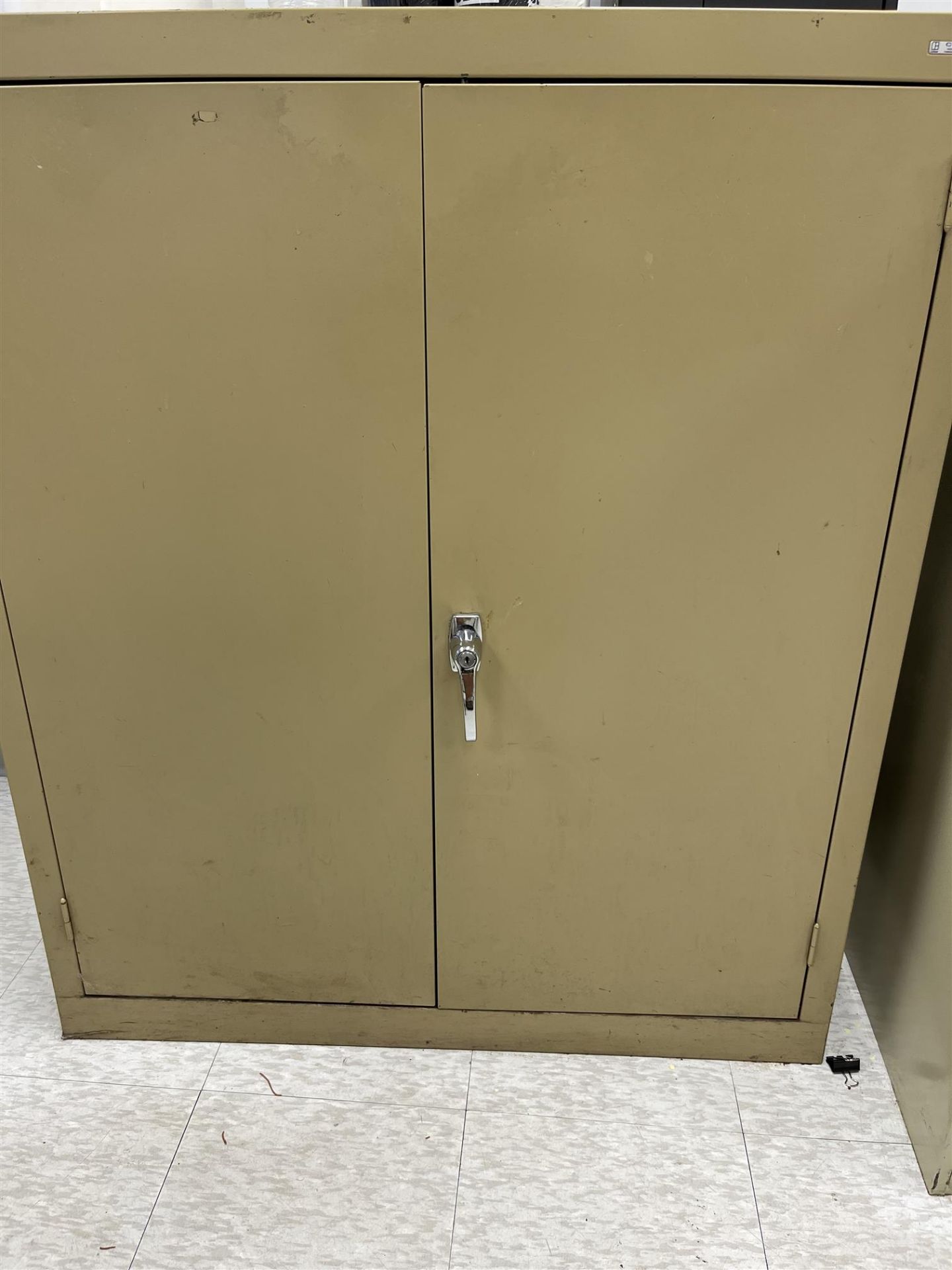 2 door Metal Cabinet X2 - Image 2 of 2