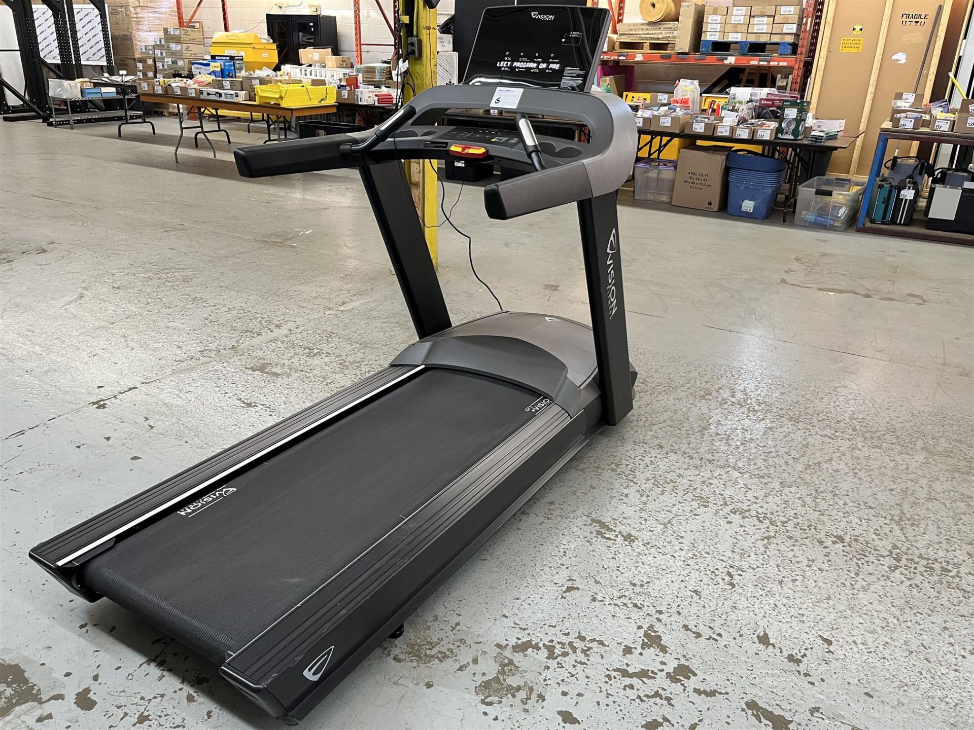 Vision Fitness Treadmill Model: T600, 400lbs, 120Vac Volts, 50-60Hz, Phase 1 - Image 3 of 5