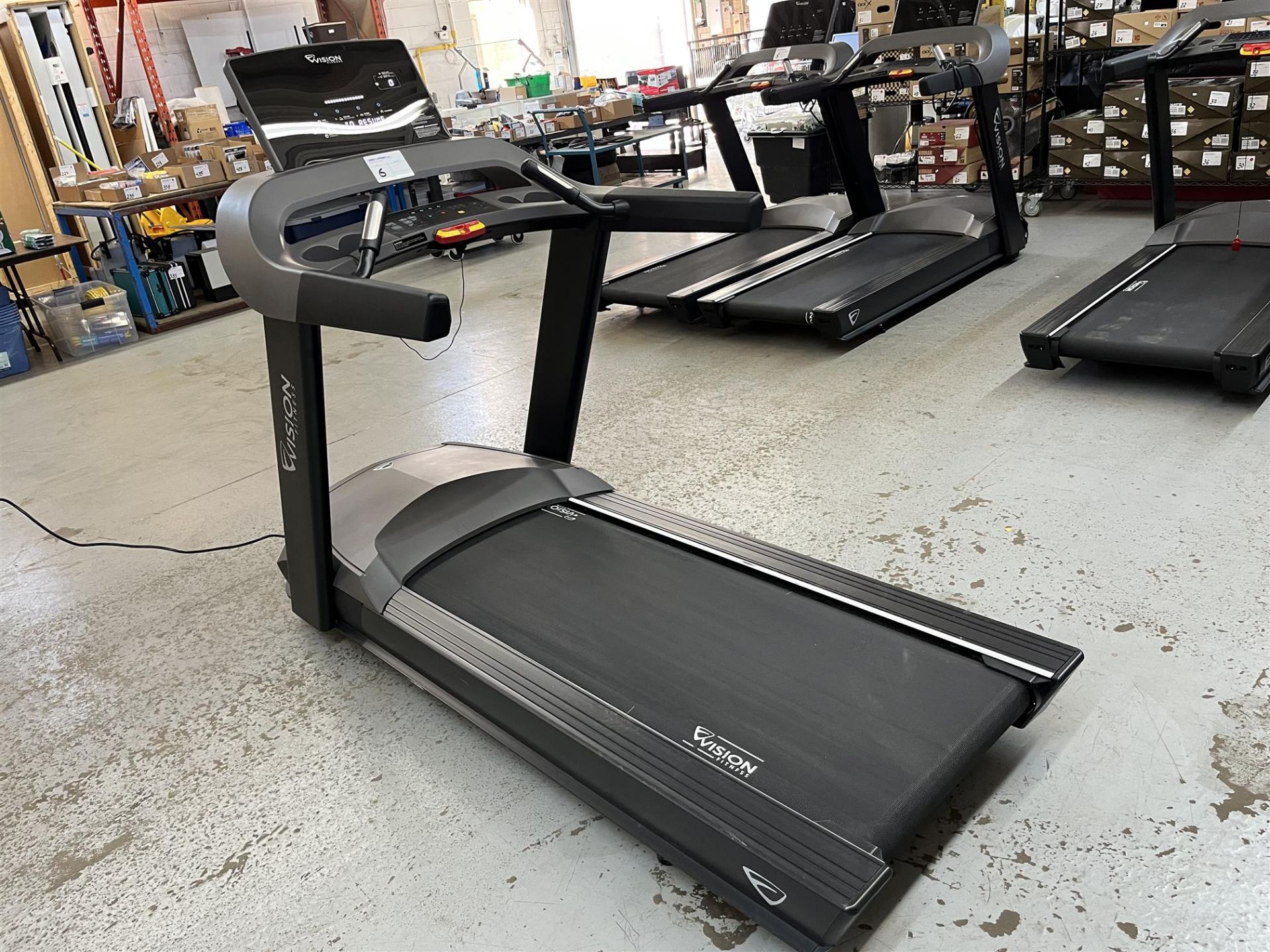 Vision Fitness Treadmill Model: T600, 400lbs, 120Vac Volts, 50-60Hz, Phase 1 - Image 2 of 5