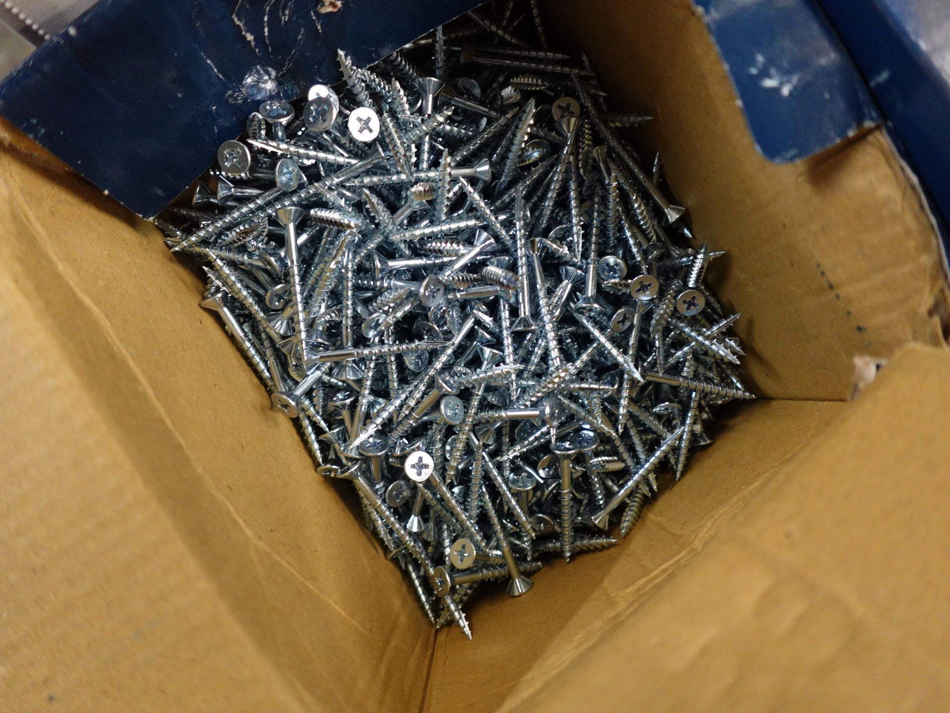 Miscellaneous screws - Image 2 of 7