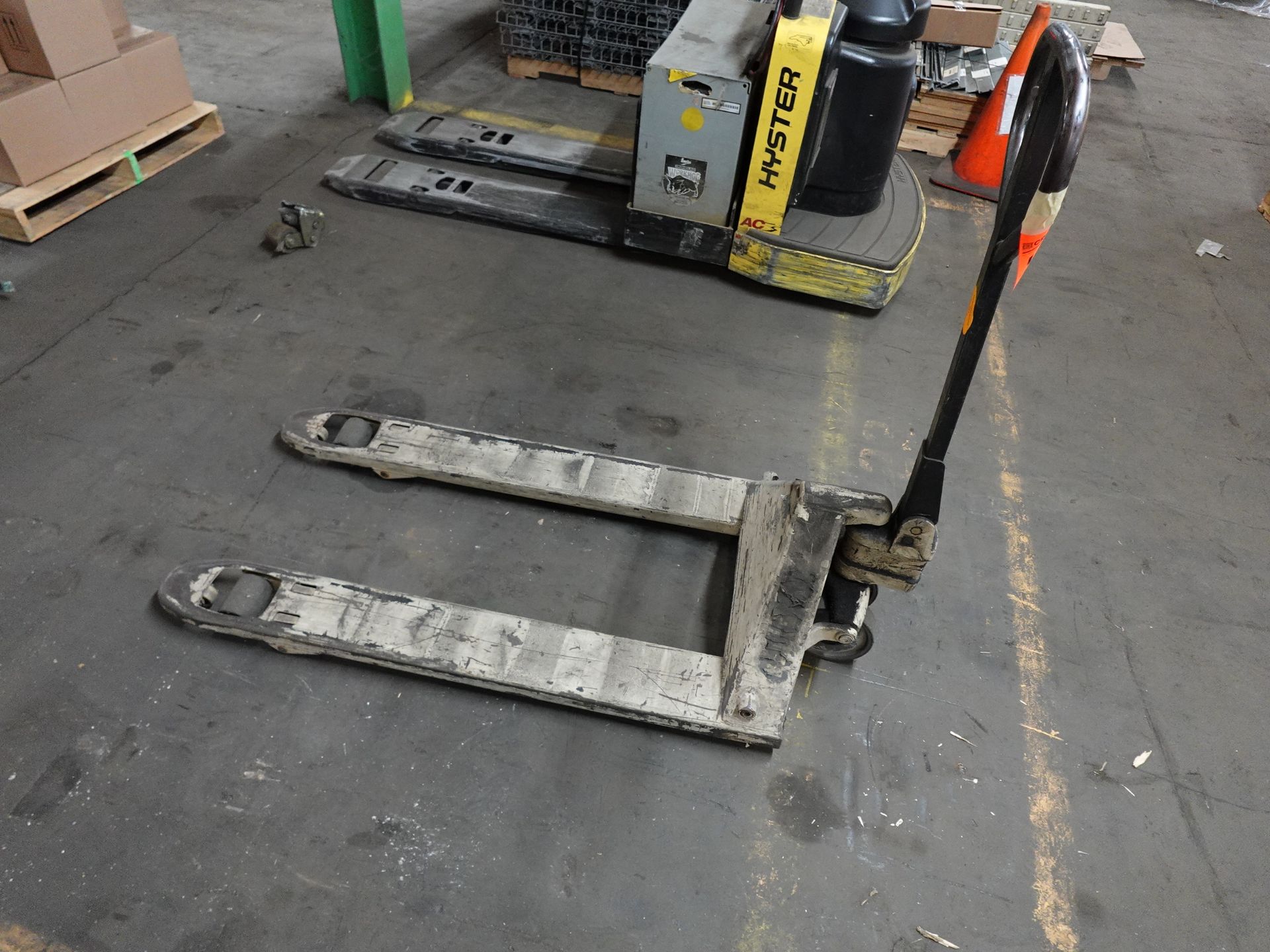 Crown pallet jack