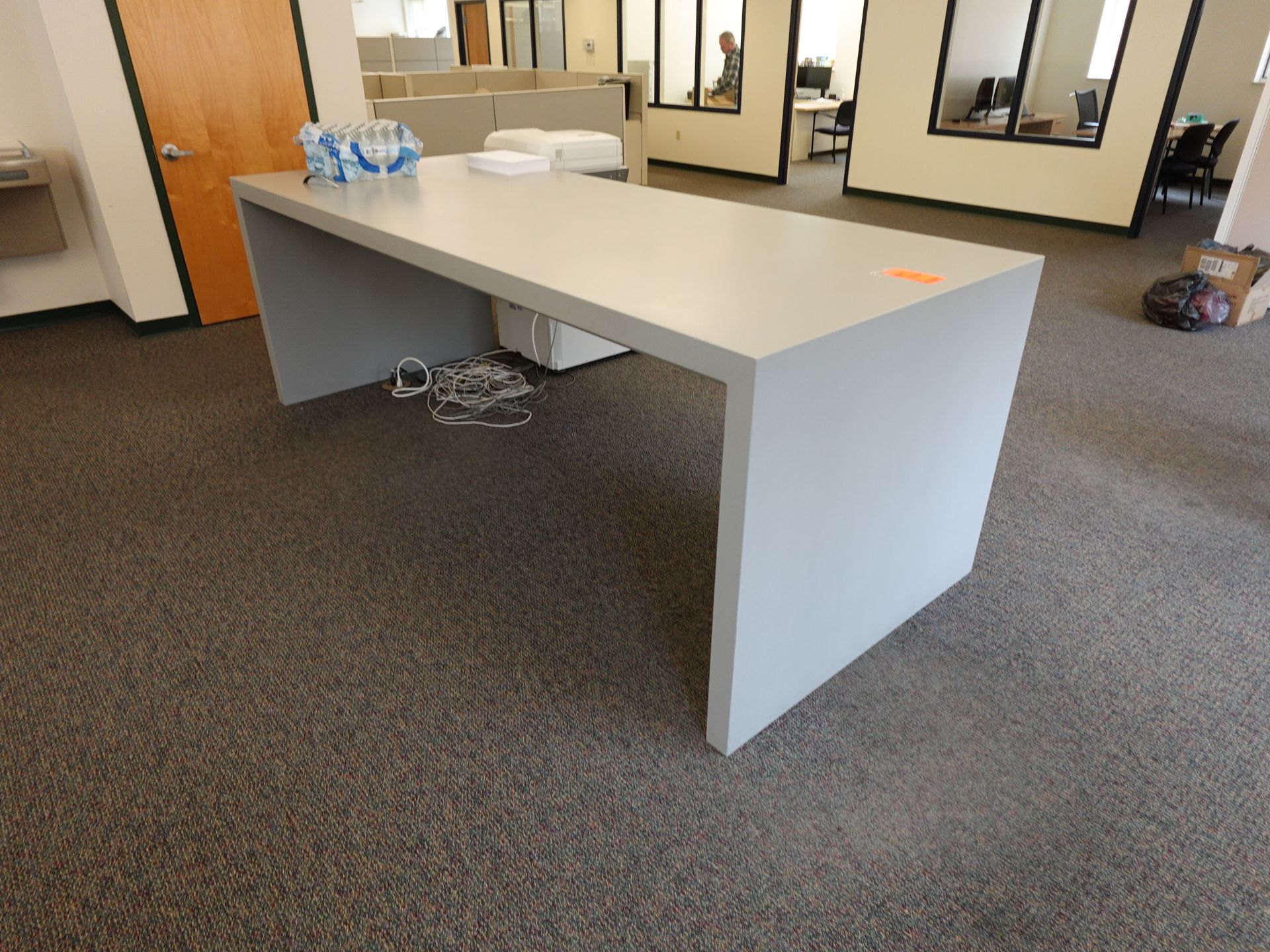 Corian tables - Image 2 of 4