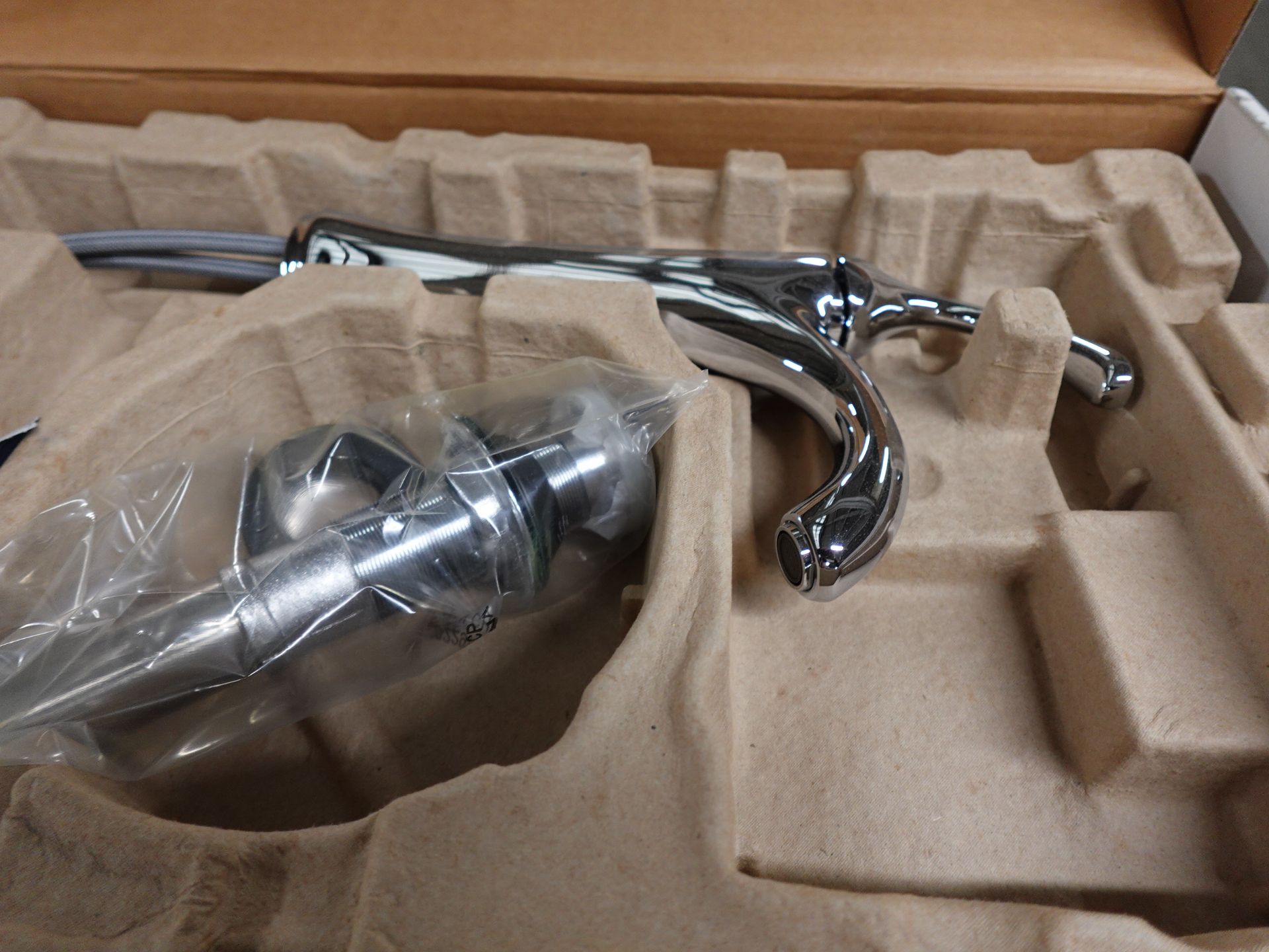 Kohler faucets - Image 3 of 10