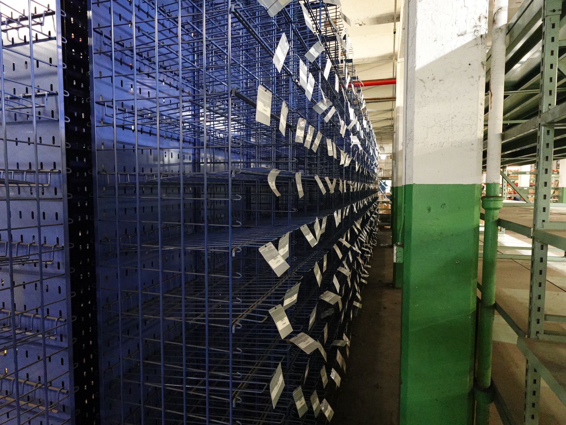 White storage and retrieval system - Image 2 of 4